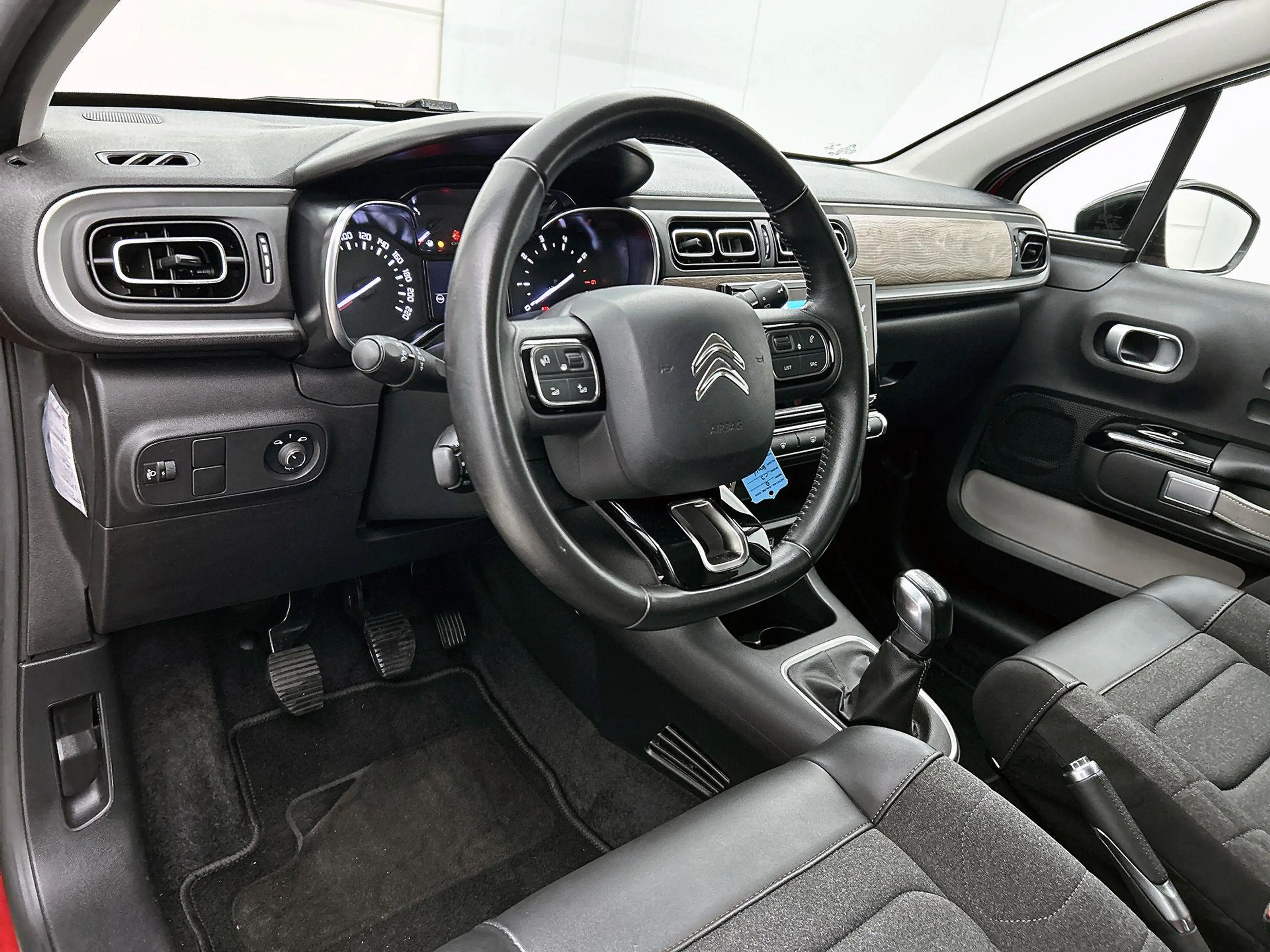 Citroen C3 Shine 83pk | Navigatie | Achteruitrijcamera | Clim — photo 10