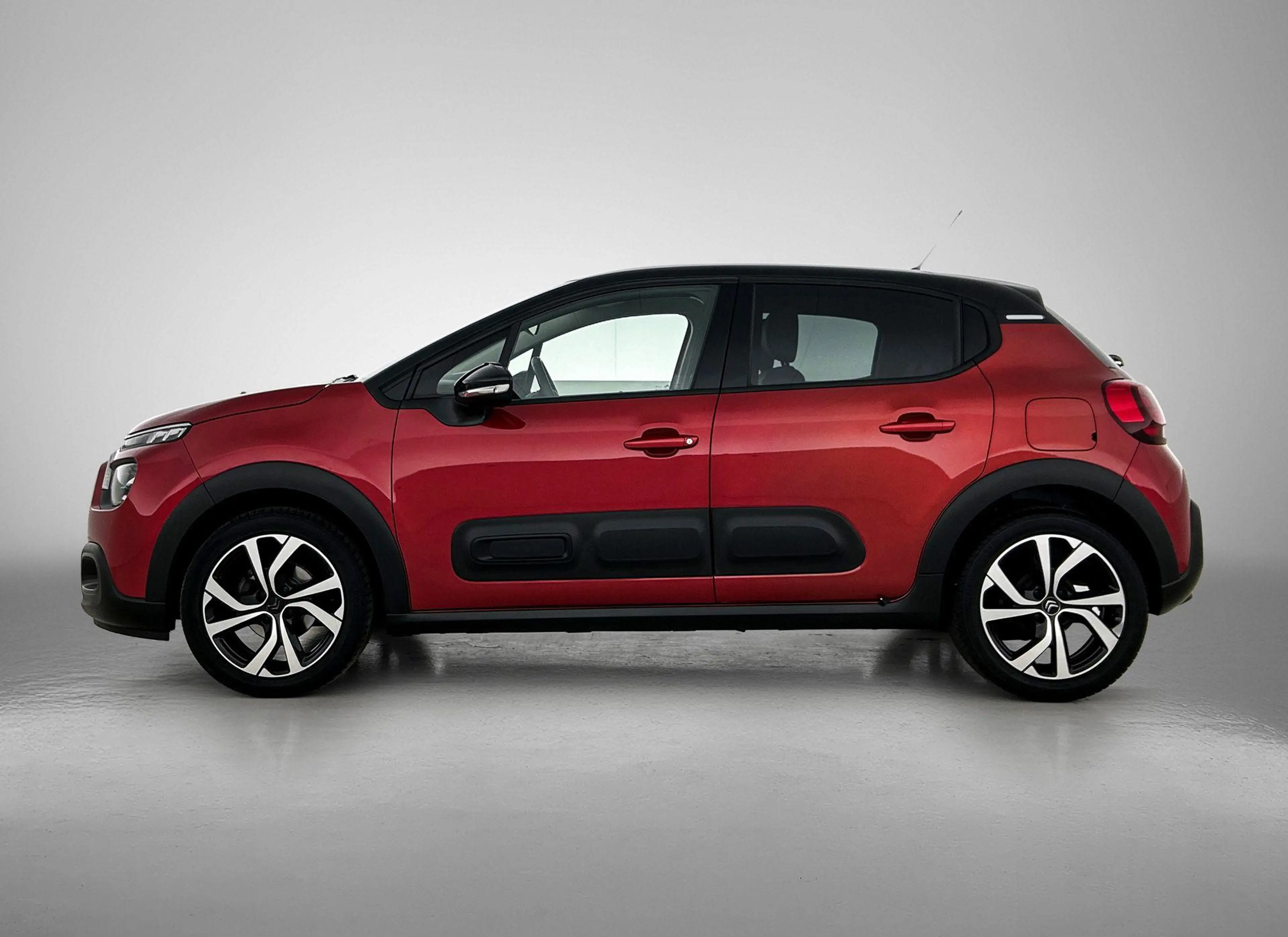 Citroen C3 Shine 83pk | Navigatie | Achteruitrijcamera | Clim — photo 2