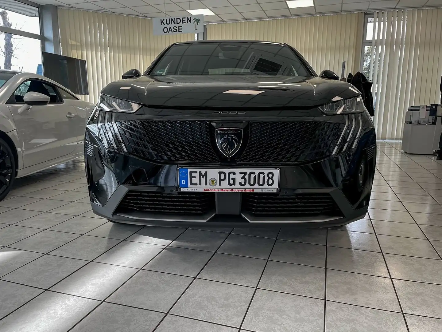 Peugeot 3008 Hybrid 136 Allure Noir - 2