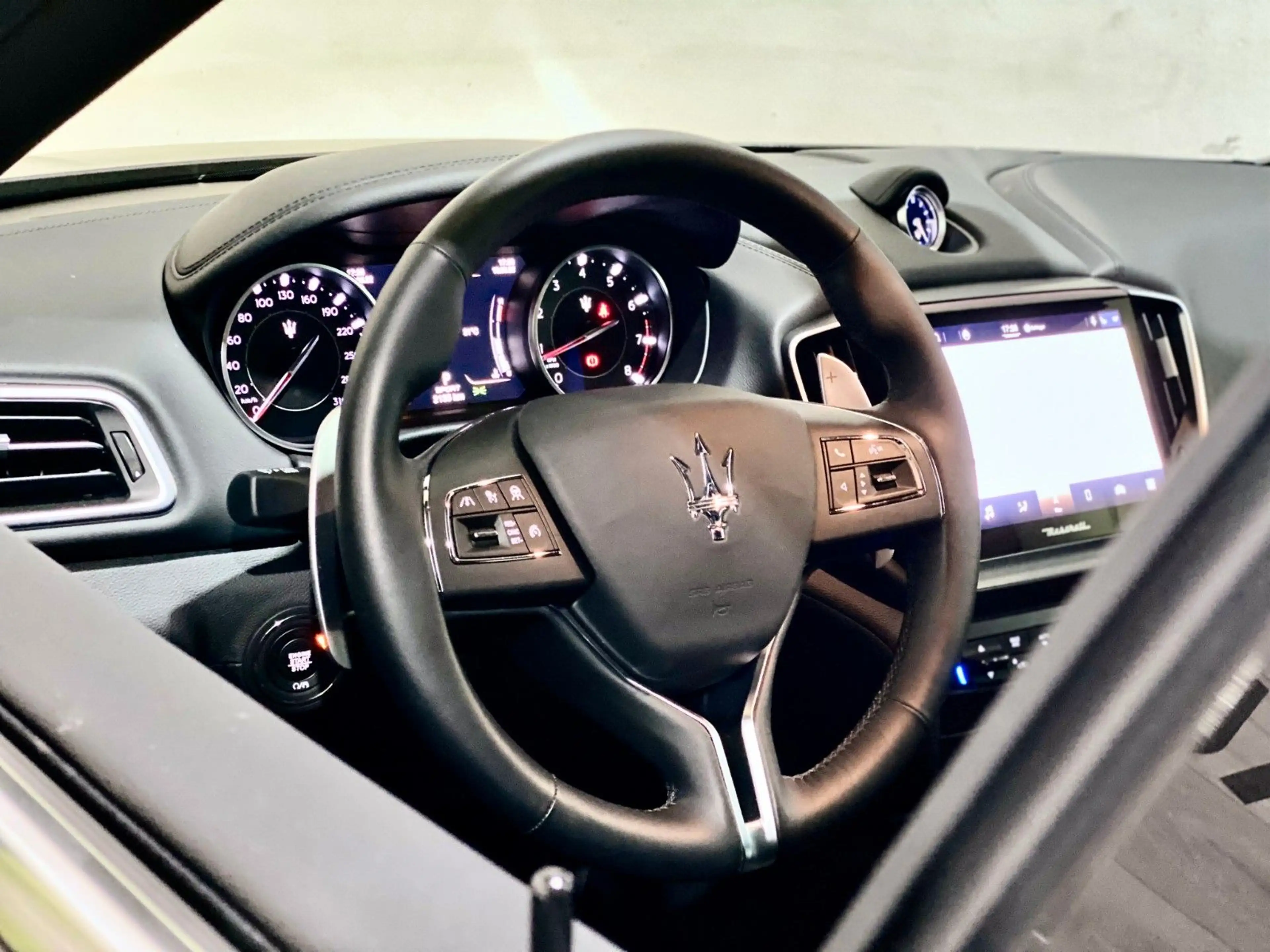 Maserati Ghibli Hybrid +LEDER+NAVI+RFK+ACC+CarPlay — photo 11