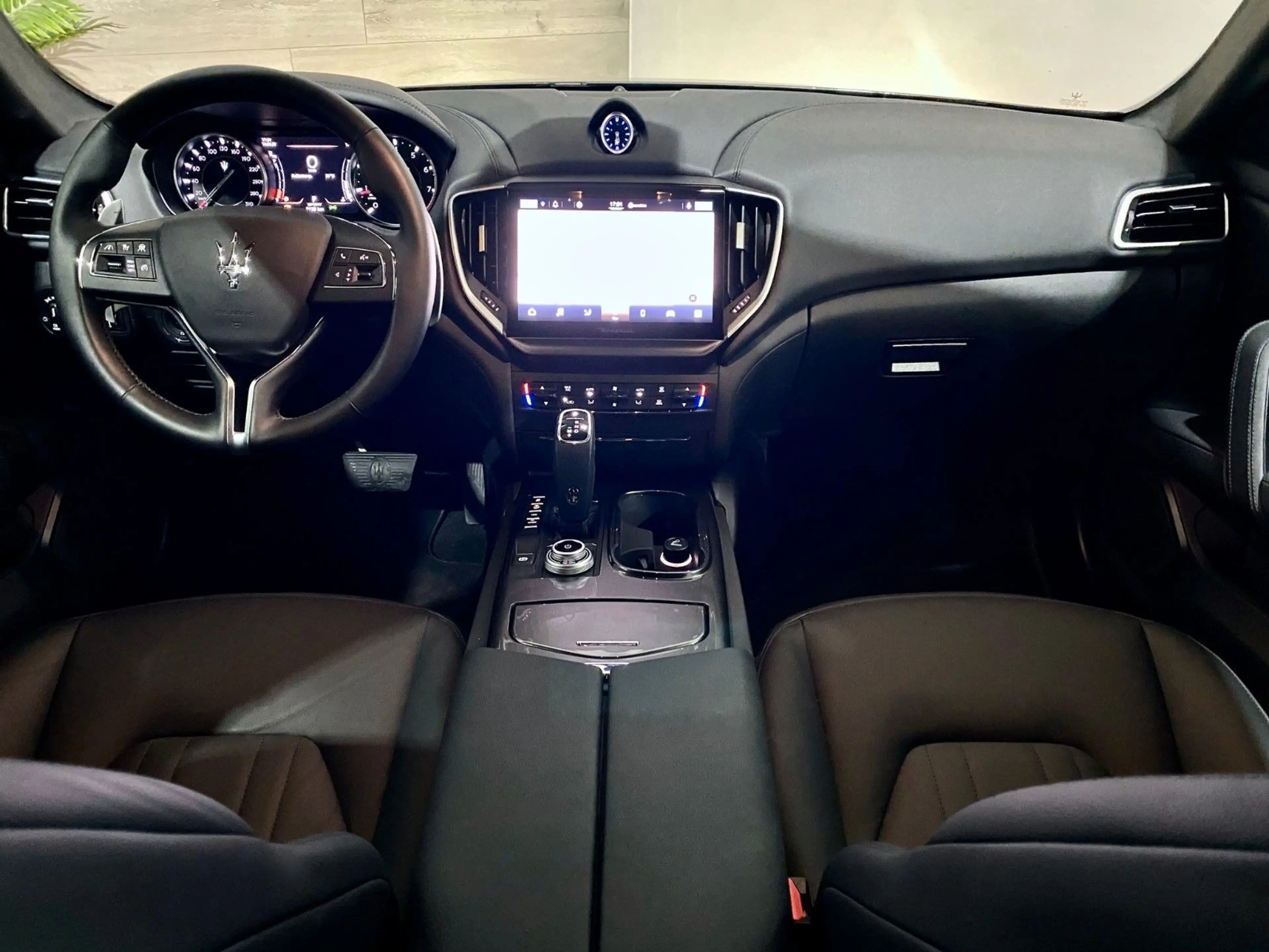 Maserati Ghibli Hybrid +LEDER+NAVI+RFK+ACC+CarPlay — photo 12