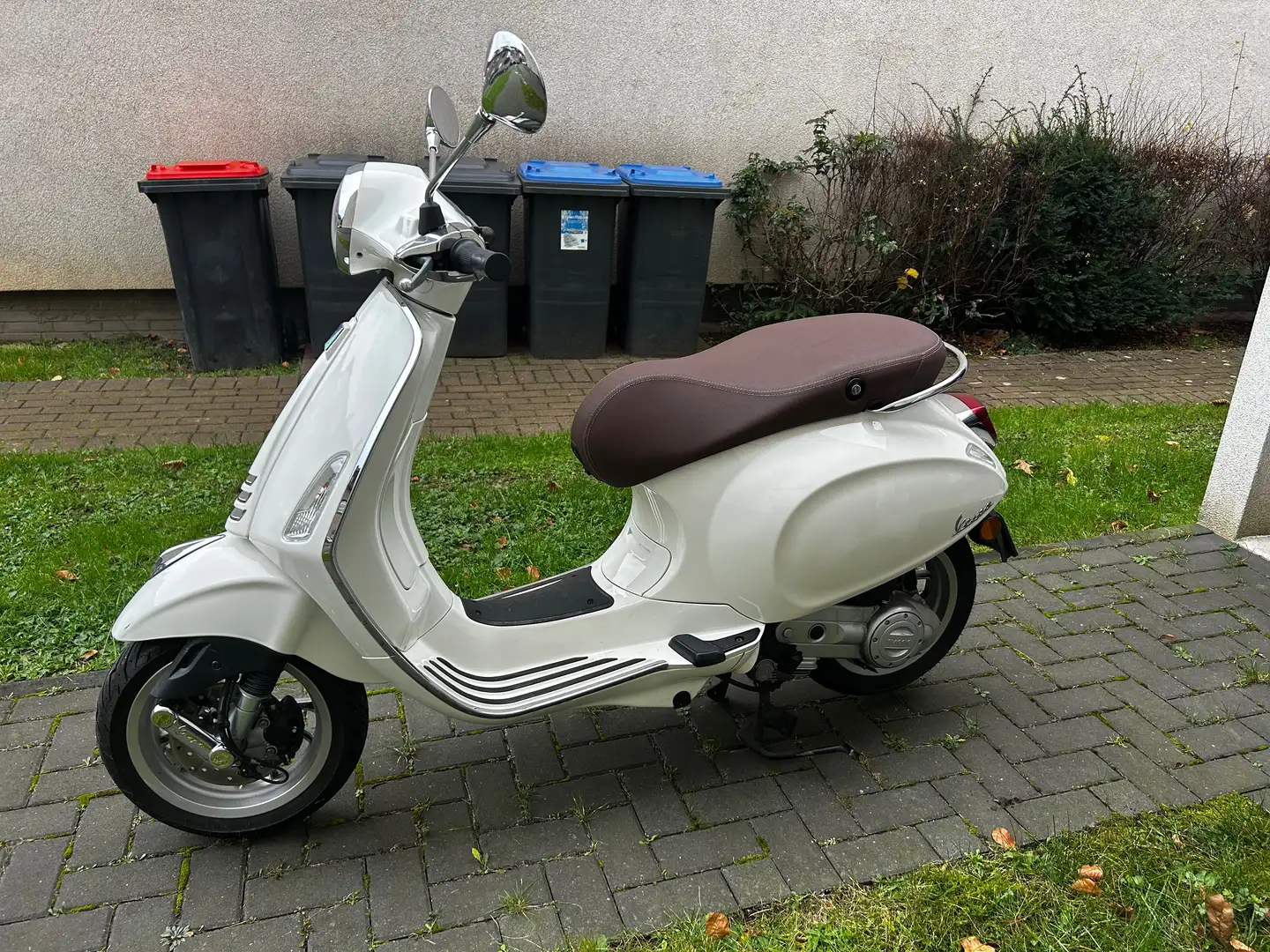 Vespa Primavera 50 Alb - 1