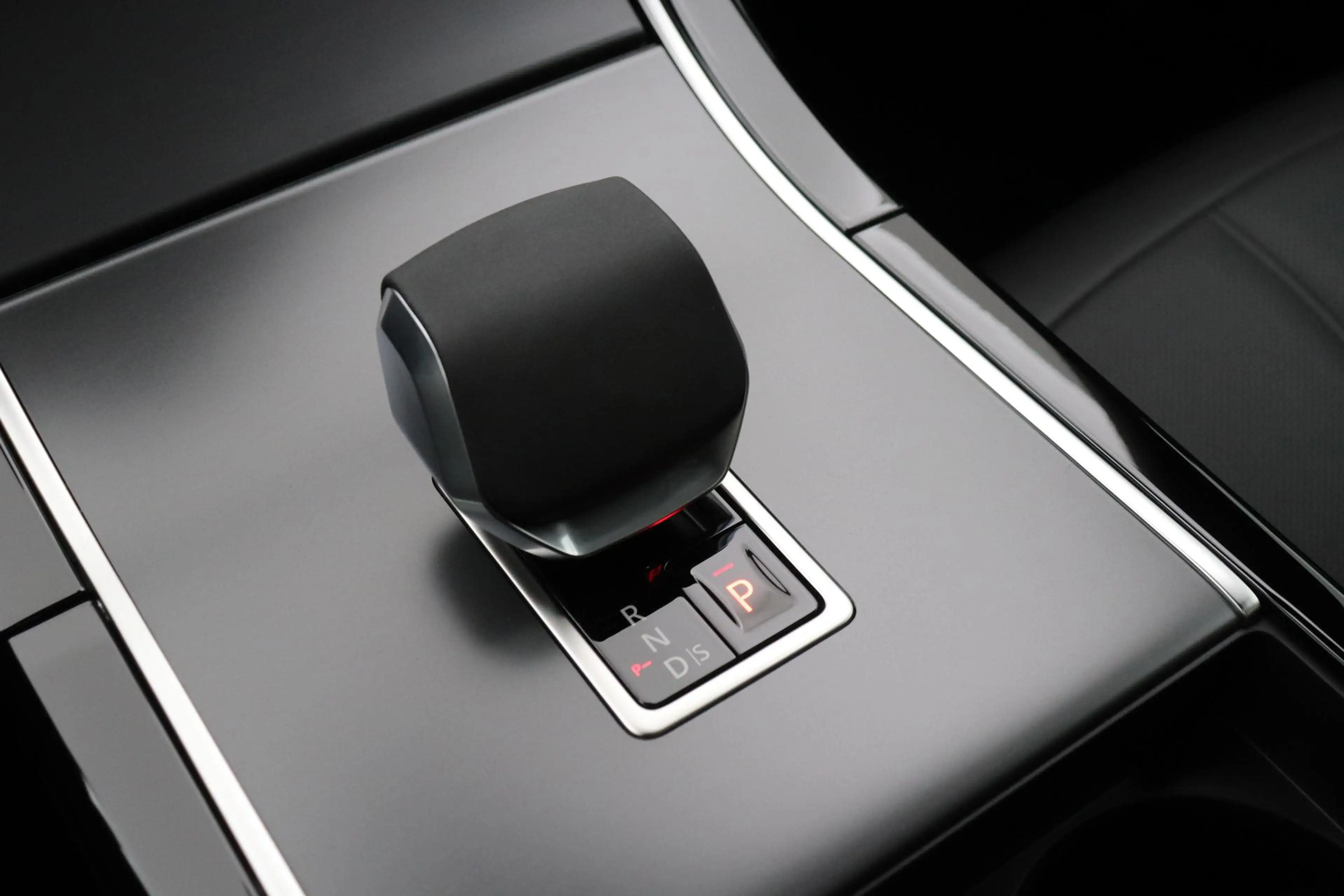 Land Rover Range Rover Evoque 1.5 P270e S | Panoramadak | 360° Camera | BLIS | B — photo 32