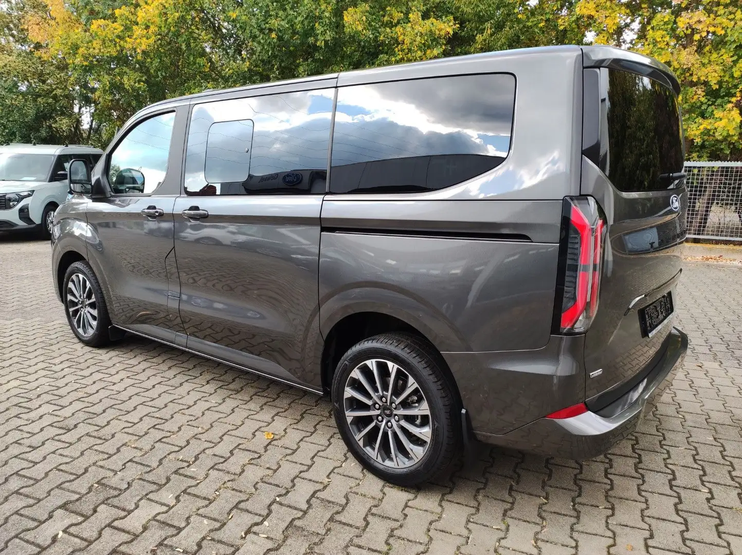 Ford Tourneo Custom 340 L1 Titanium X,LED.Navi.B&O Gris - 2