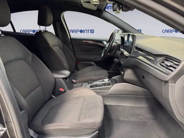 Ford Focus view 15