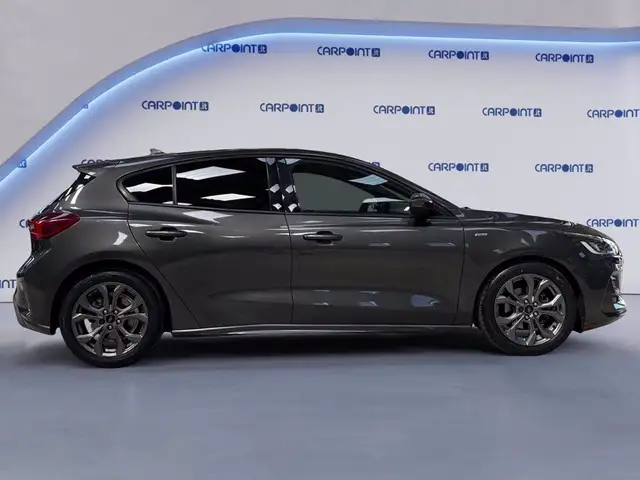 Ford Focus view 6