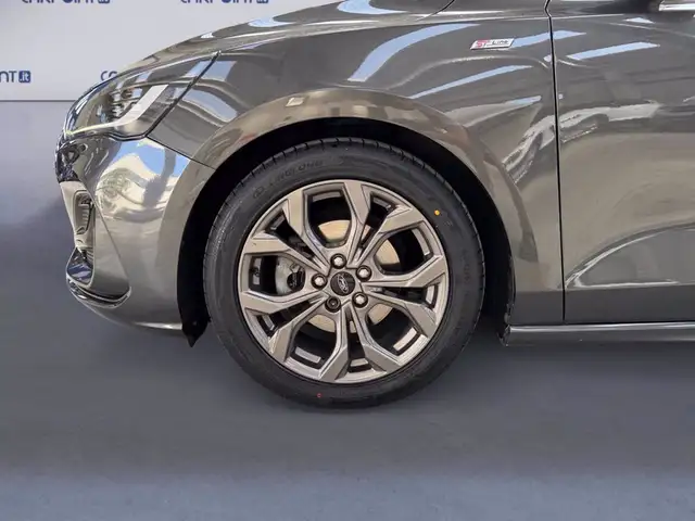 Ford Focus view 14