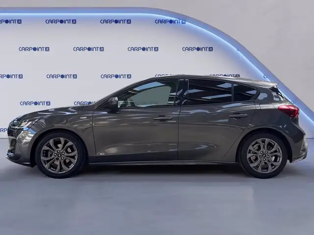 Ford Focus view 2