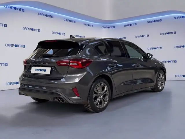 Ford Focus view 5