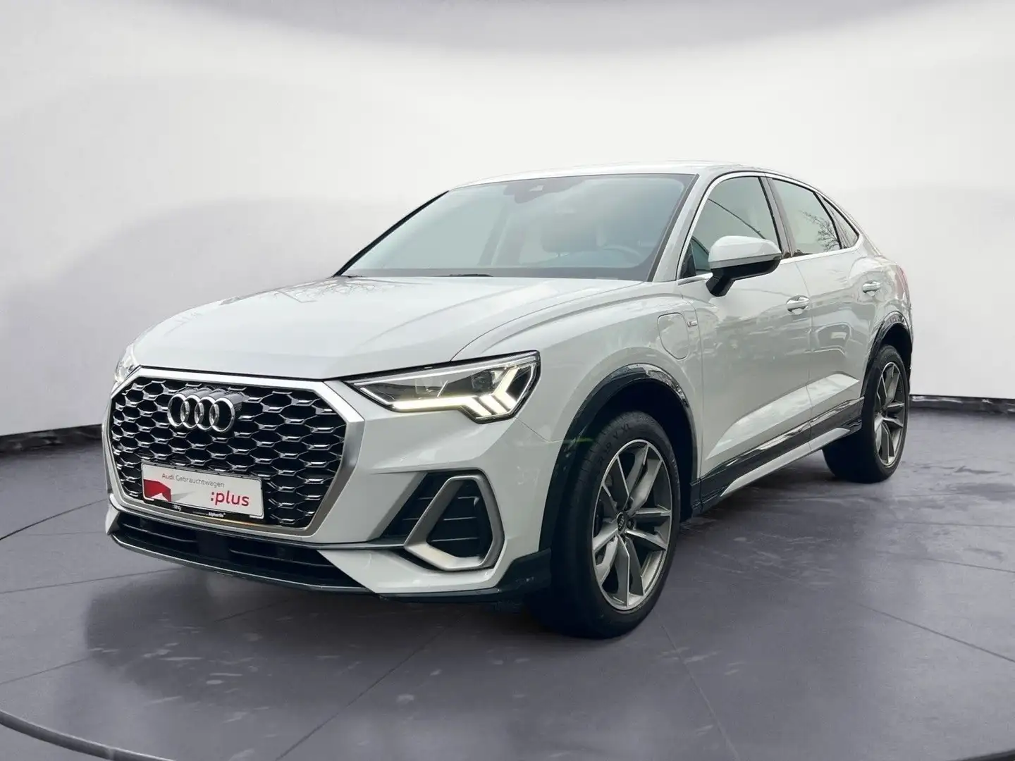 Audi Q3 45 TFSIe S-line LED/Kamera/B&O/ACC/ Weiß - 2