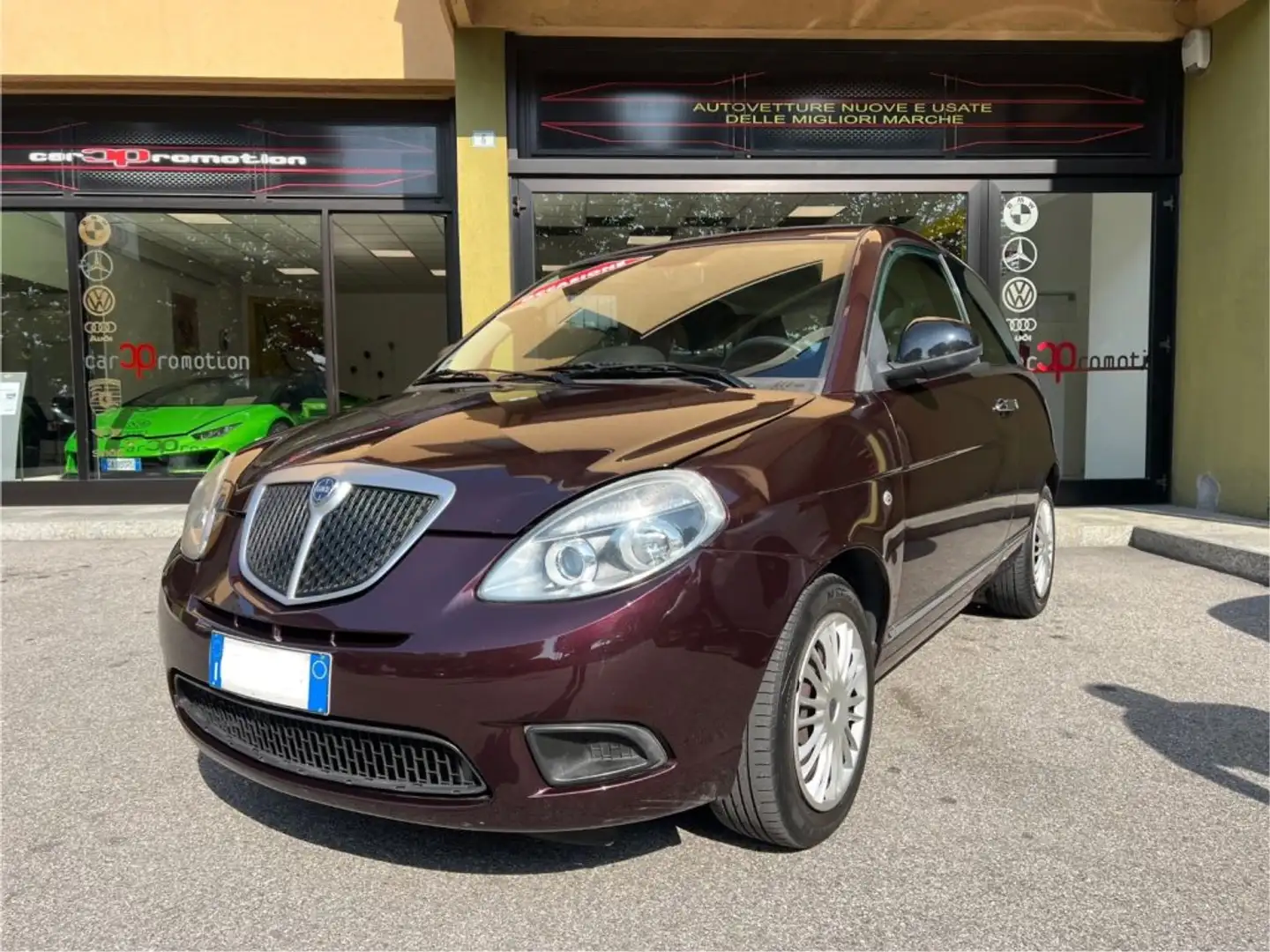 Lancia Ypsilon 1.2 69 CV Diva Rojo - 1