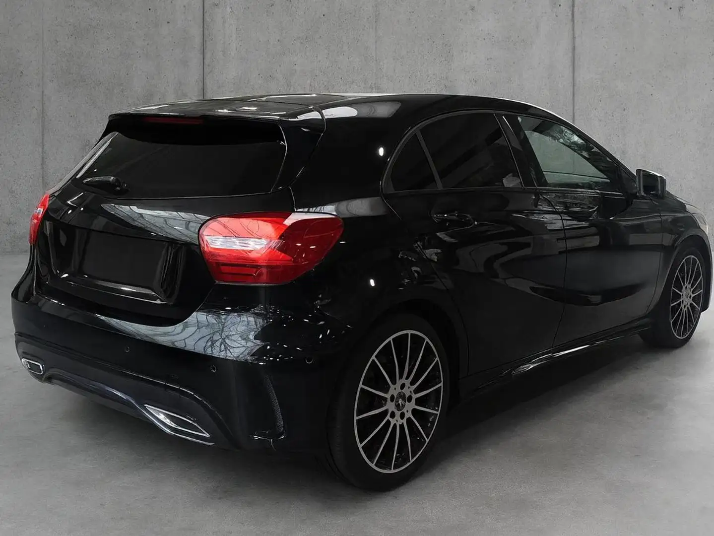 Mercedes-Benz A 220 A 220d Paquete AMG*Edition*Night*LED*KeylessGo Negro - 2