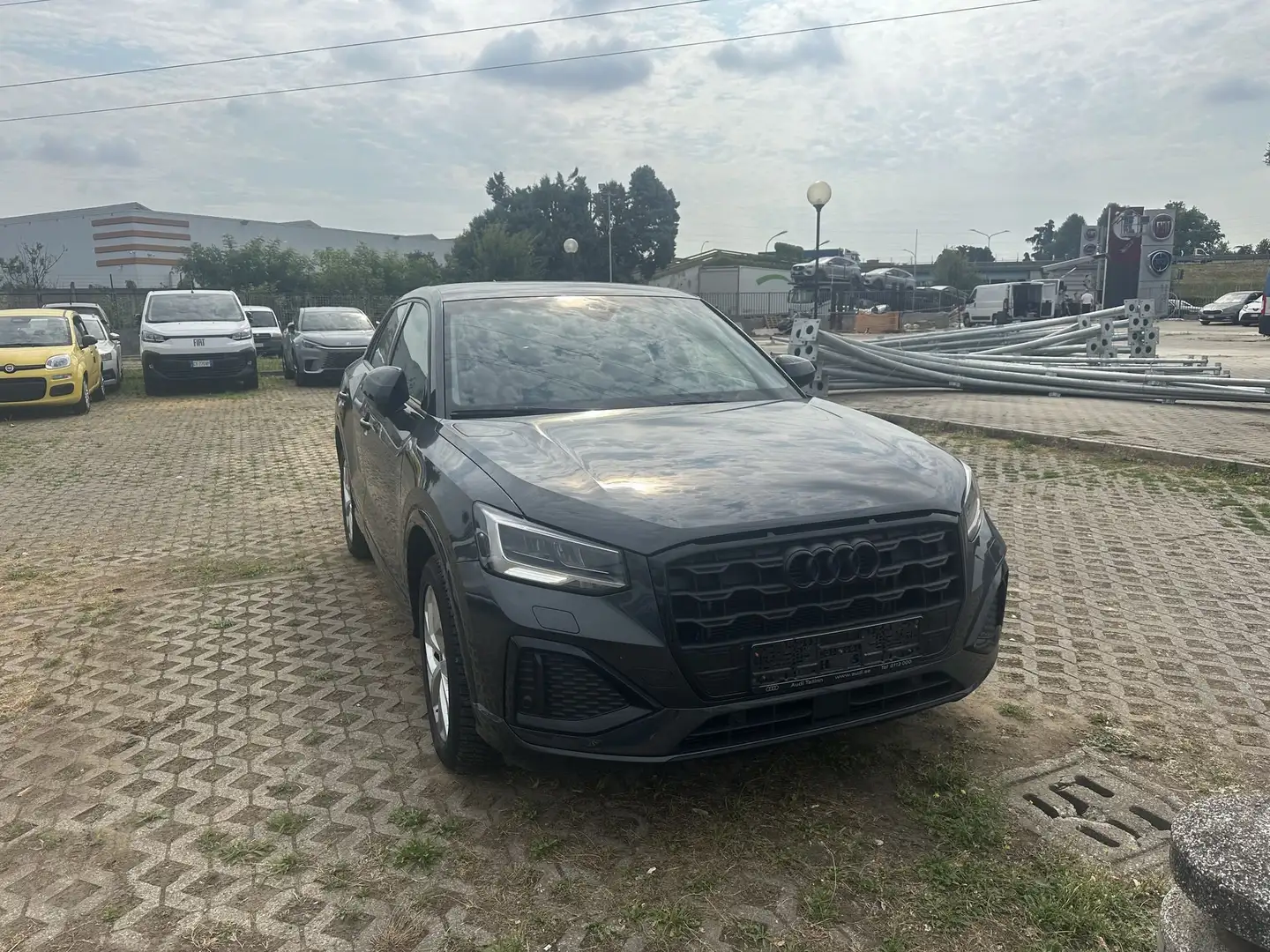 Audi Q2 35 TFSI S tronic  Advanced 150cv Grigio - 2
