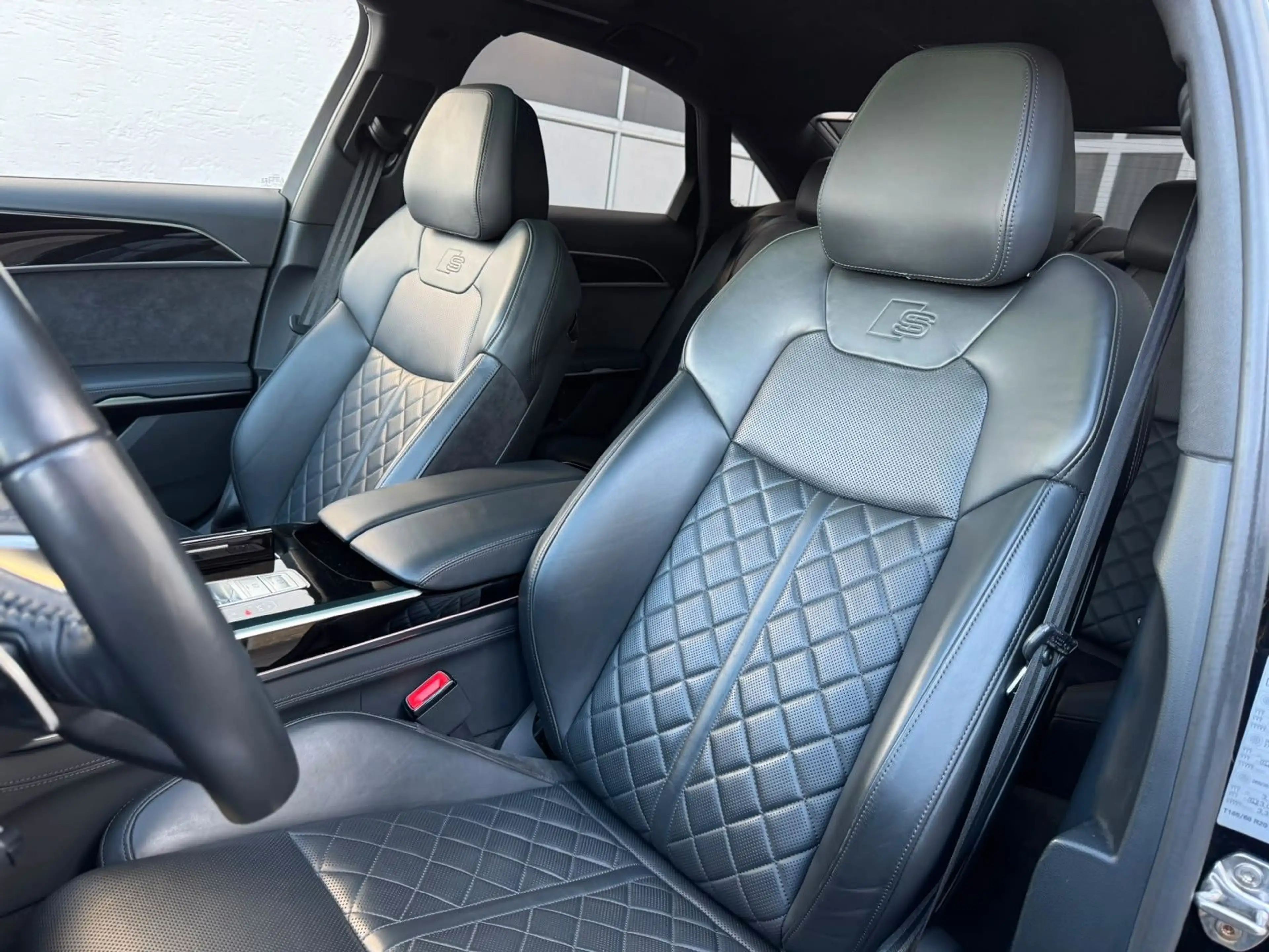 Audi A8 60TDI quattro B&O SOFT HUD NACHT 360° DYNAMIK — photo 10