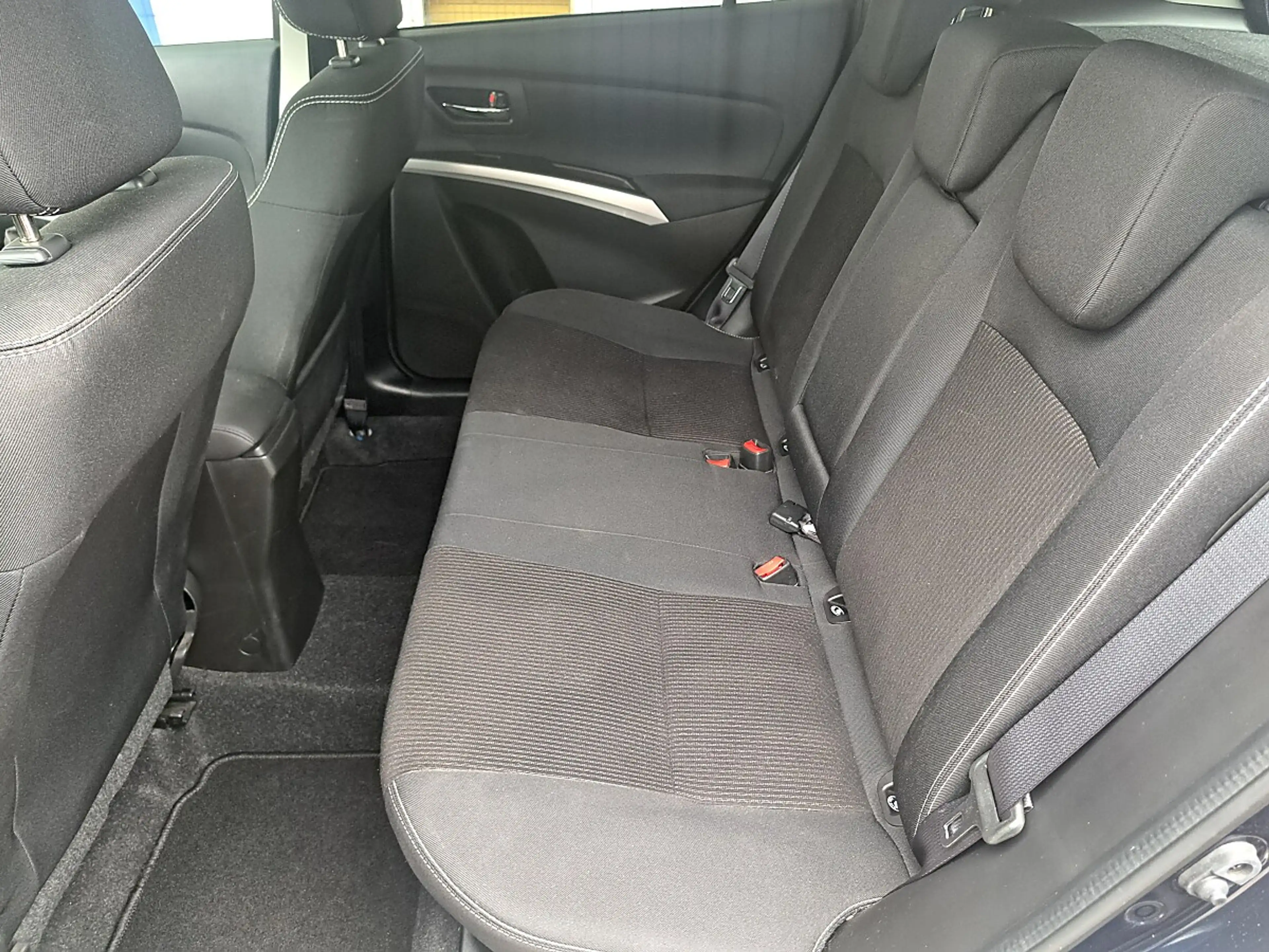 Suzuki SX4 S-Cross 1,0 DITC 4WD shine — photo 10