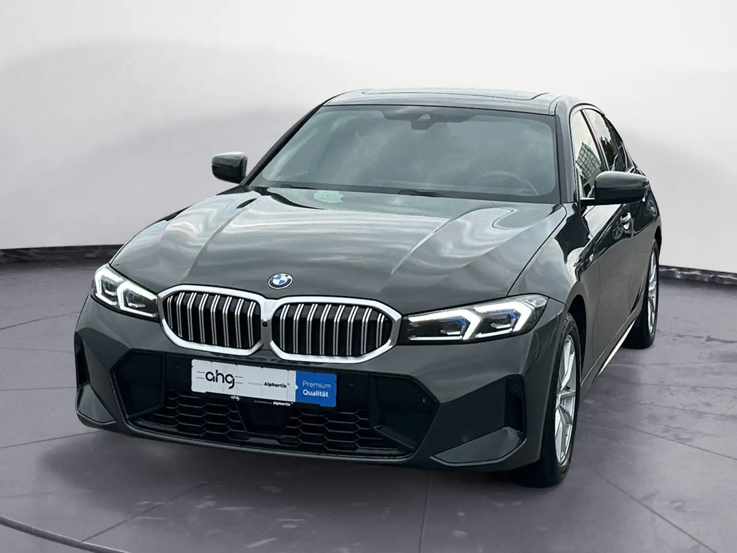 BMW 320 i M Sportpaket Innovationsp. HIFI Glasdach Grau - 2