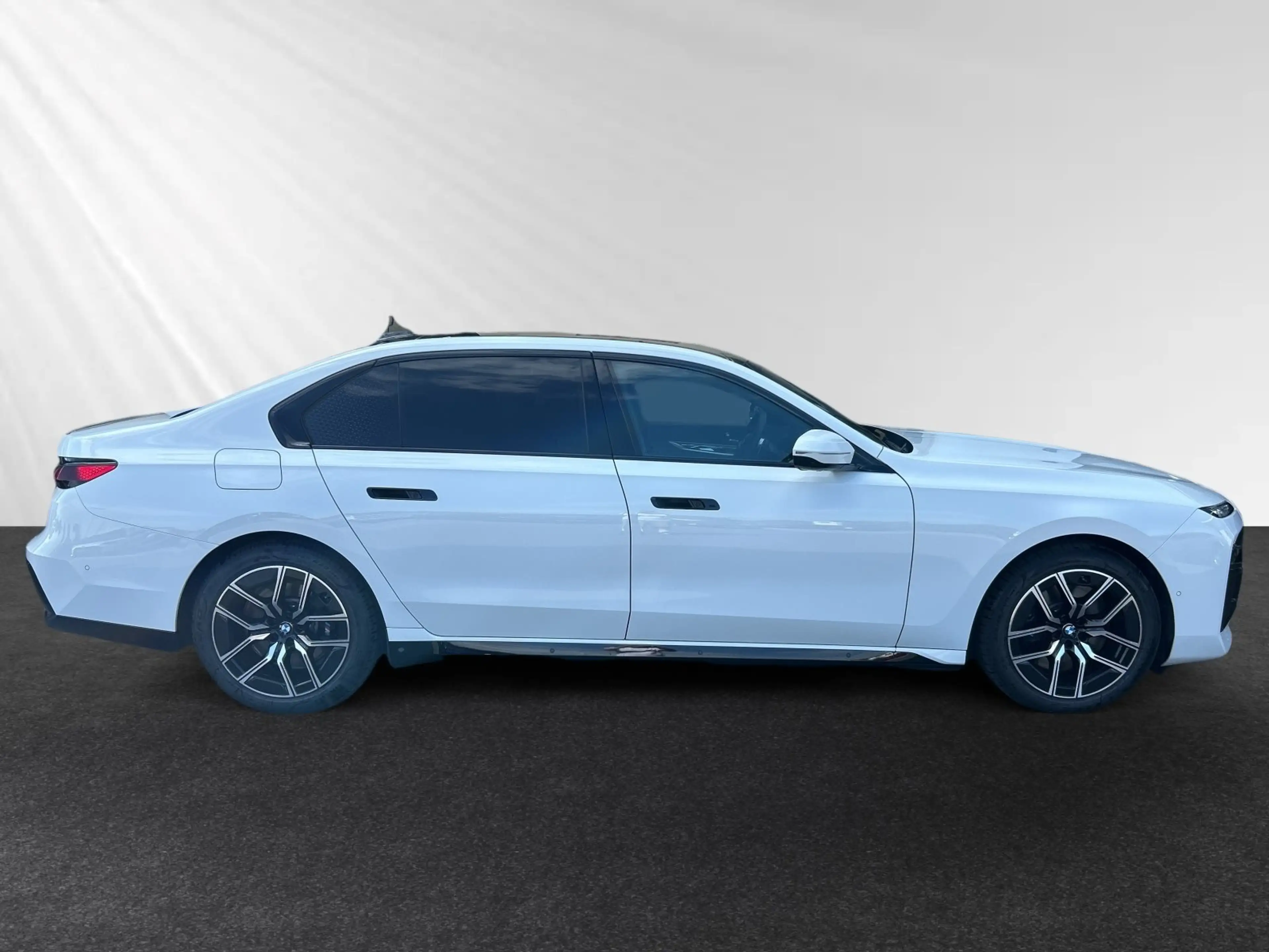 BMW 750 e xDrive LR 1.119,-br.o.Anz.48Mon./10' Km p.A. — photo 2