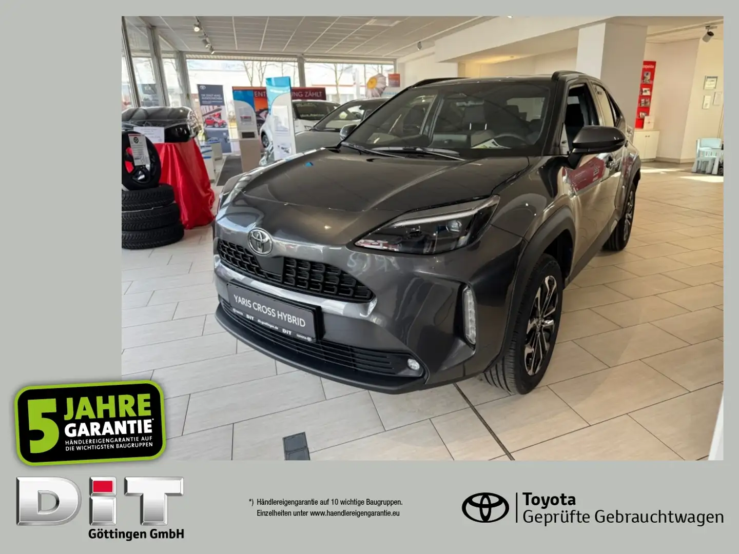Toyota Yaris Cross 1.5 Hybrid Teamplayer + Winter FLA Weiß - 1