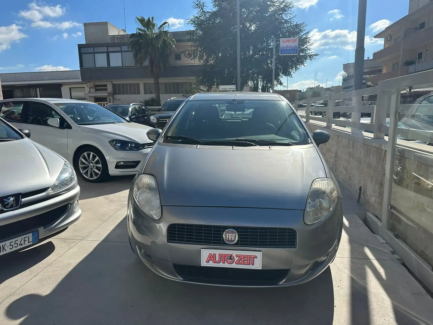 Fiat Grande Punto Grande Punto III 2005 5p 1.2 Active 65cv Grau - 1