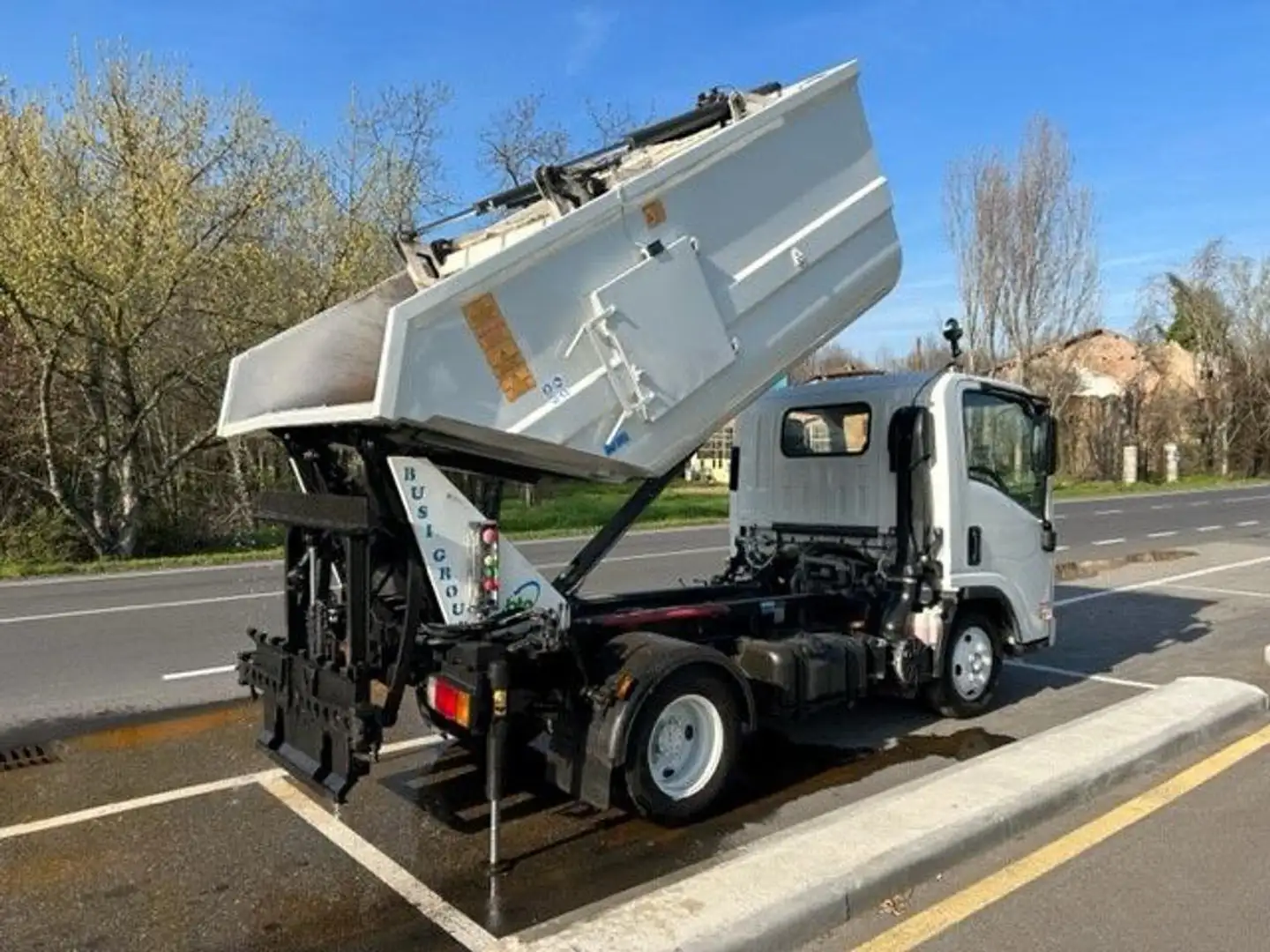 Isuzu NPR VASCA RIFIUTI Blanco - 2