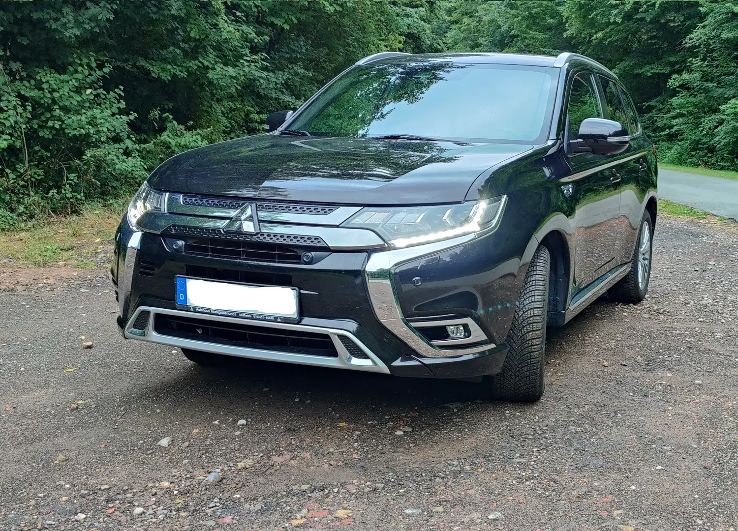 Mitsubishi Outlander 2.4 4WD Plug-In Hybrid Top Schwarz - 2
