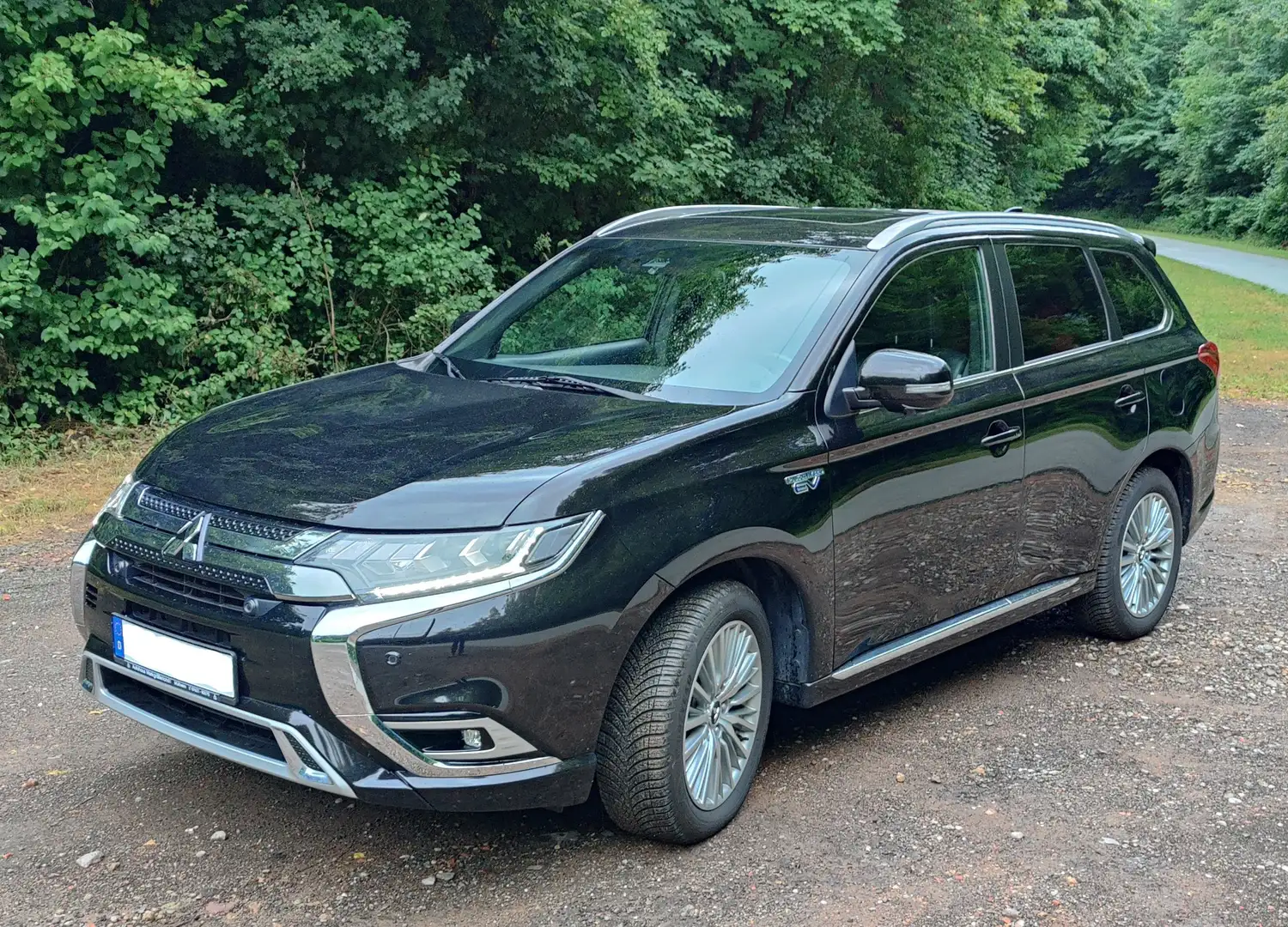 Mitsubishi Outlander 2.4 4WD Plug-In Hybrid Top Schwarz - 1