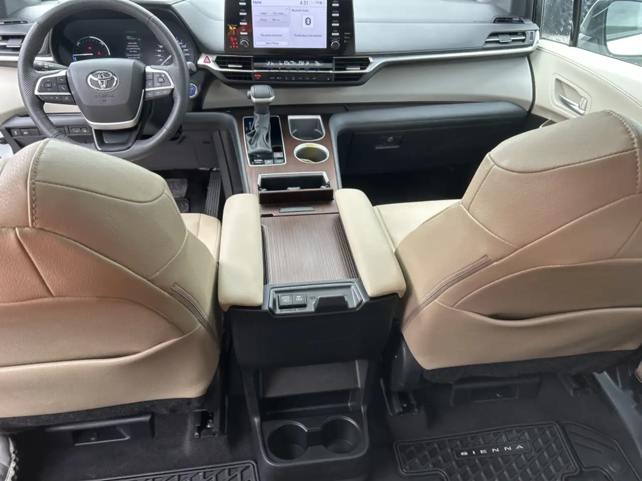 Toyota Sienna photo Toyota Sienna