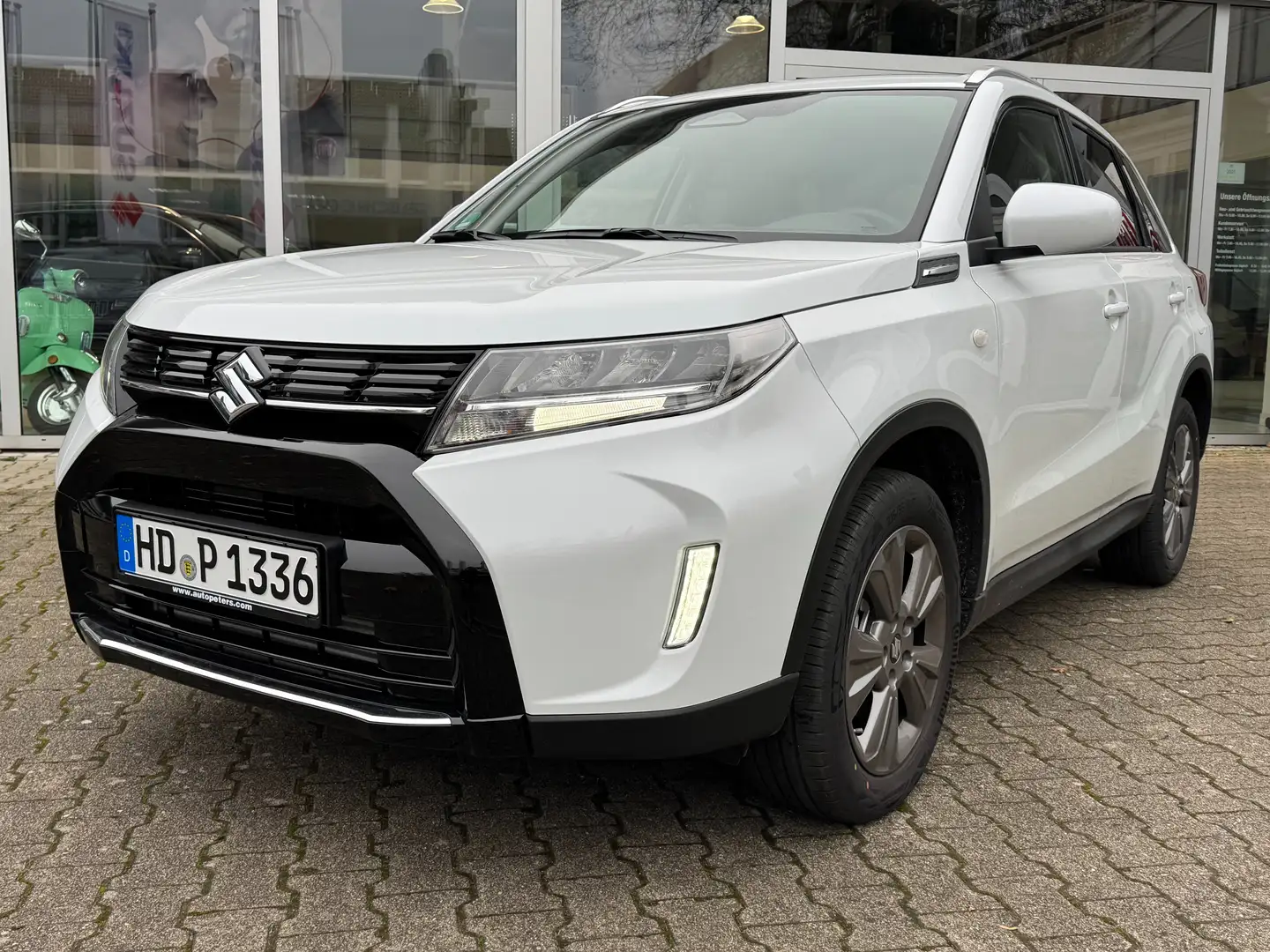 Suzuki Vitara 1.4 Boosterjet Comfort NAVI/LED/ACC ab189€¹ Weiß - 1