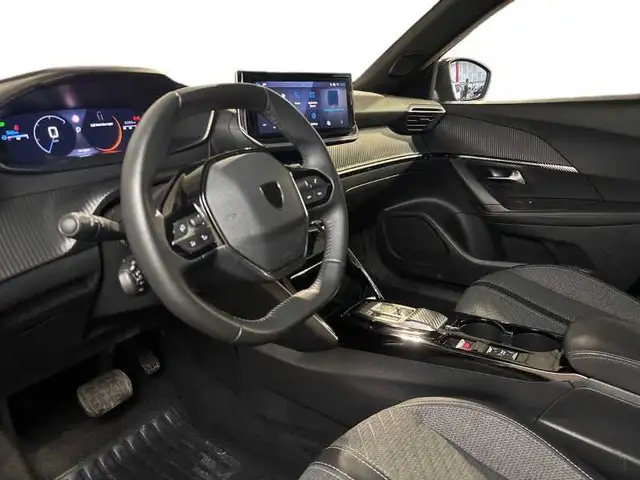 Peugeot 2008 view 11