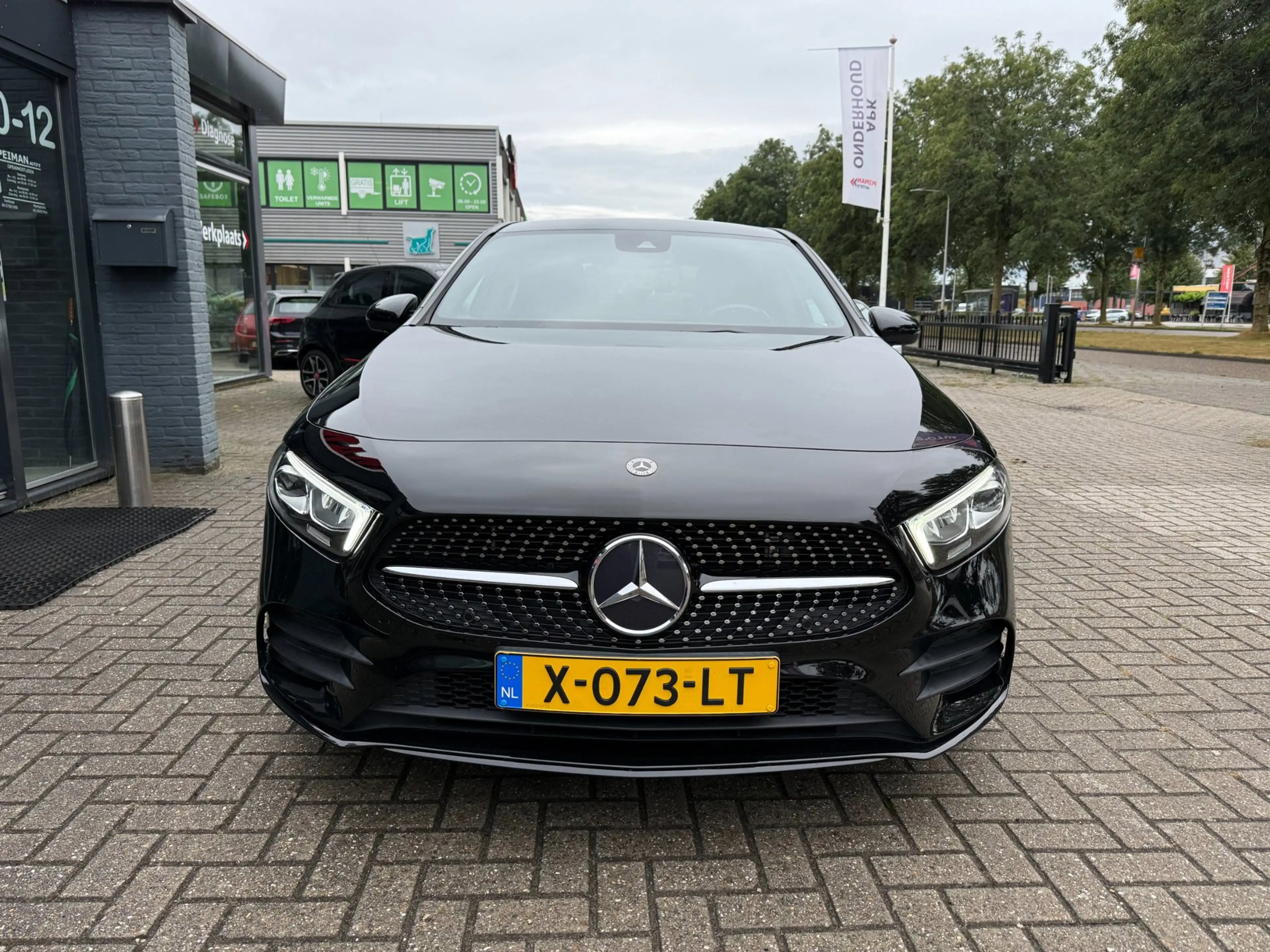 Mercedes-Benz A 250 e Business Solution AMG Limited | Sfeerverlichting — photo 3