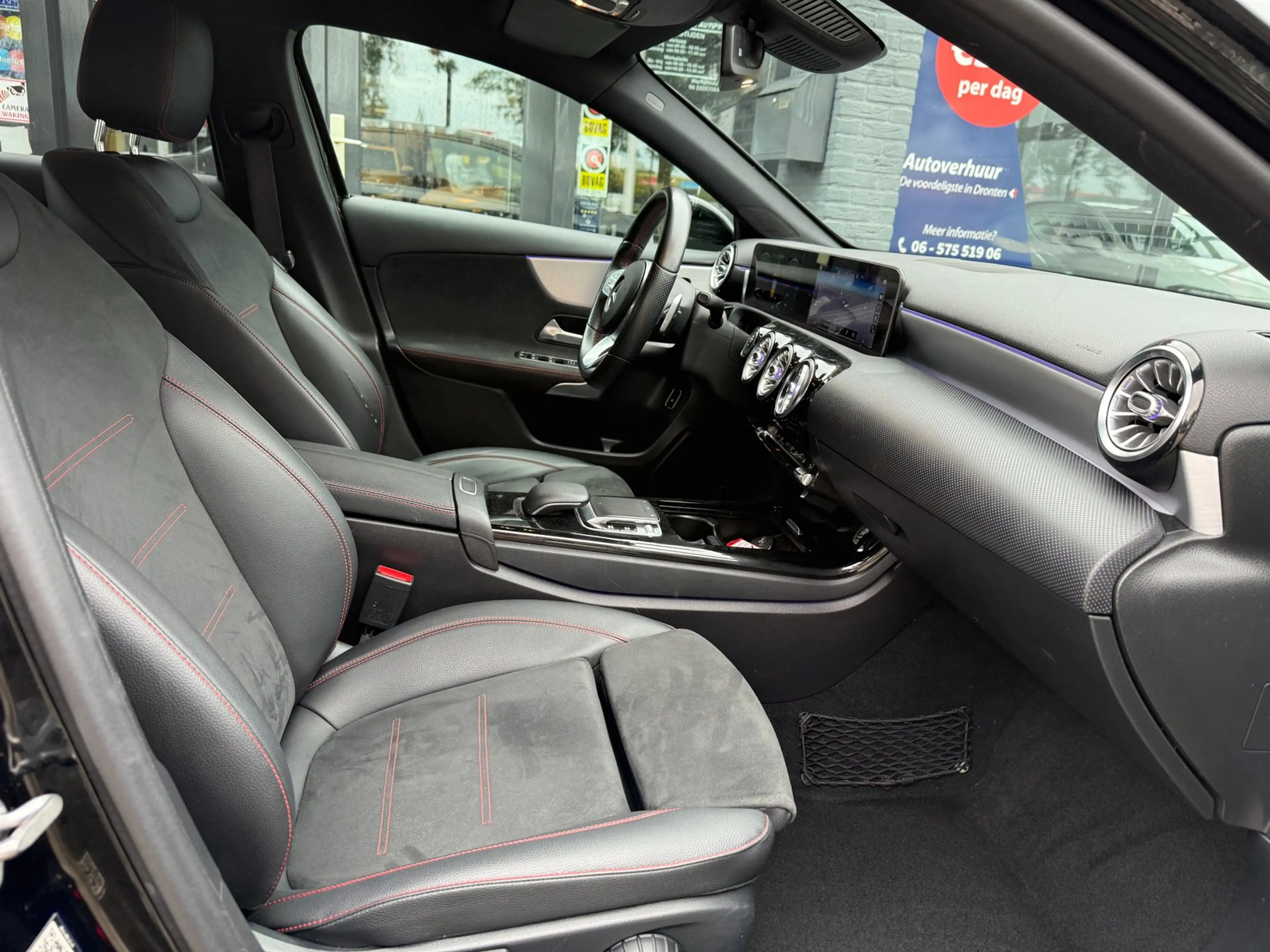 Mercedes-Benz A 250 e Business Solution AMG Limited | Sfeerverlichting — photo 15
