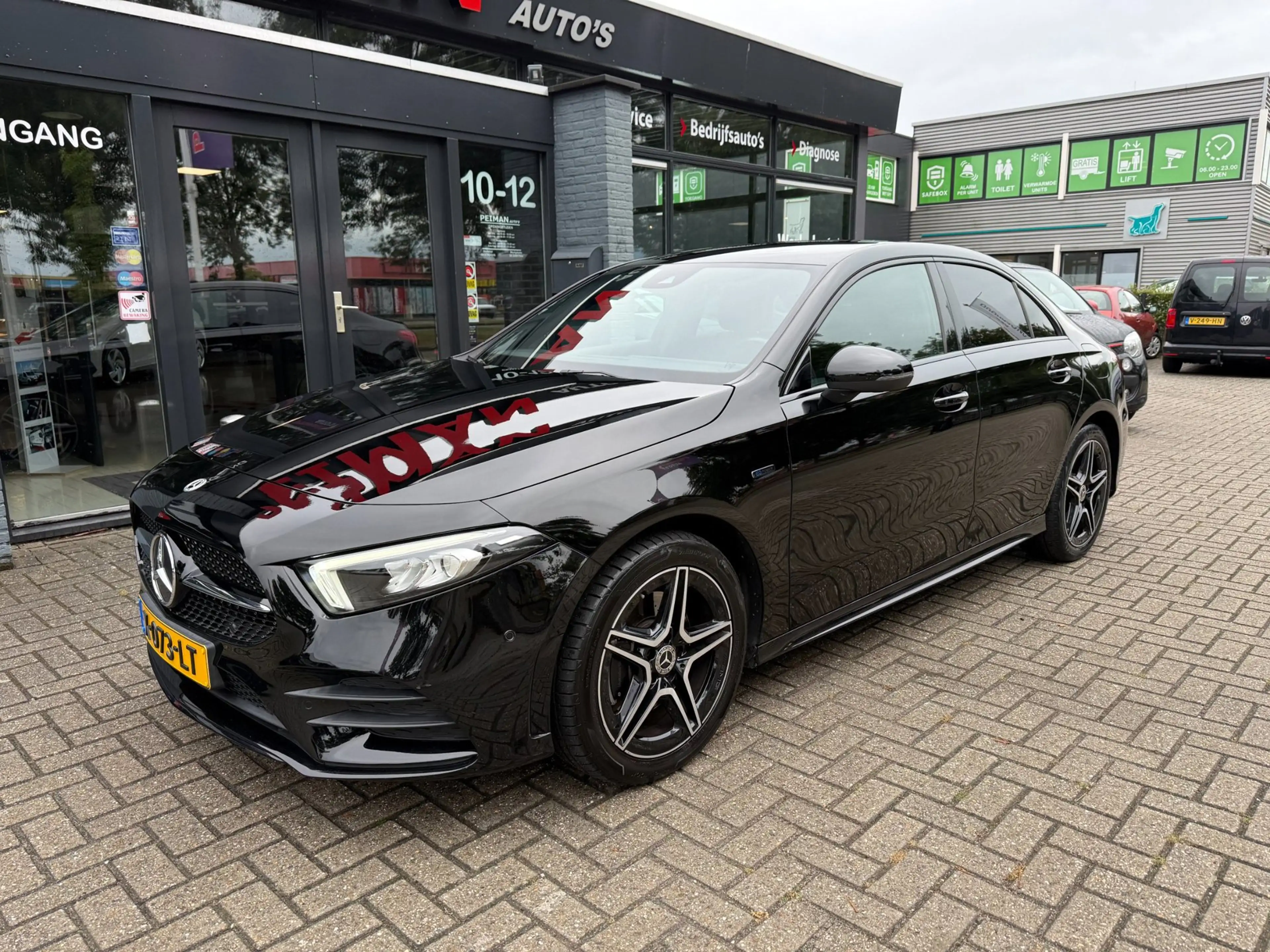 Mercedes-Benz A 250 e Business Solution AMG Limited | Sfeerverlichting — photo 2