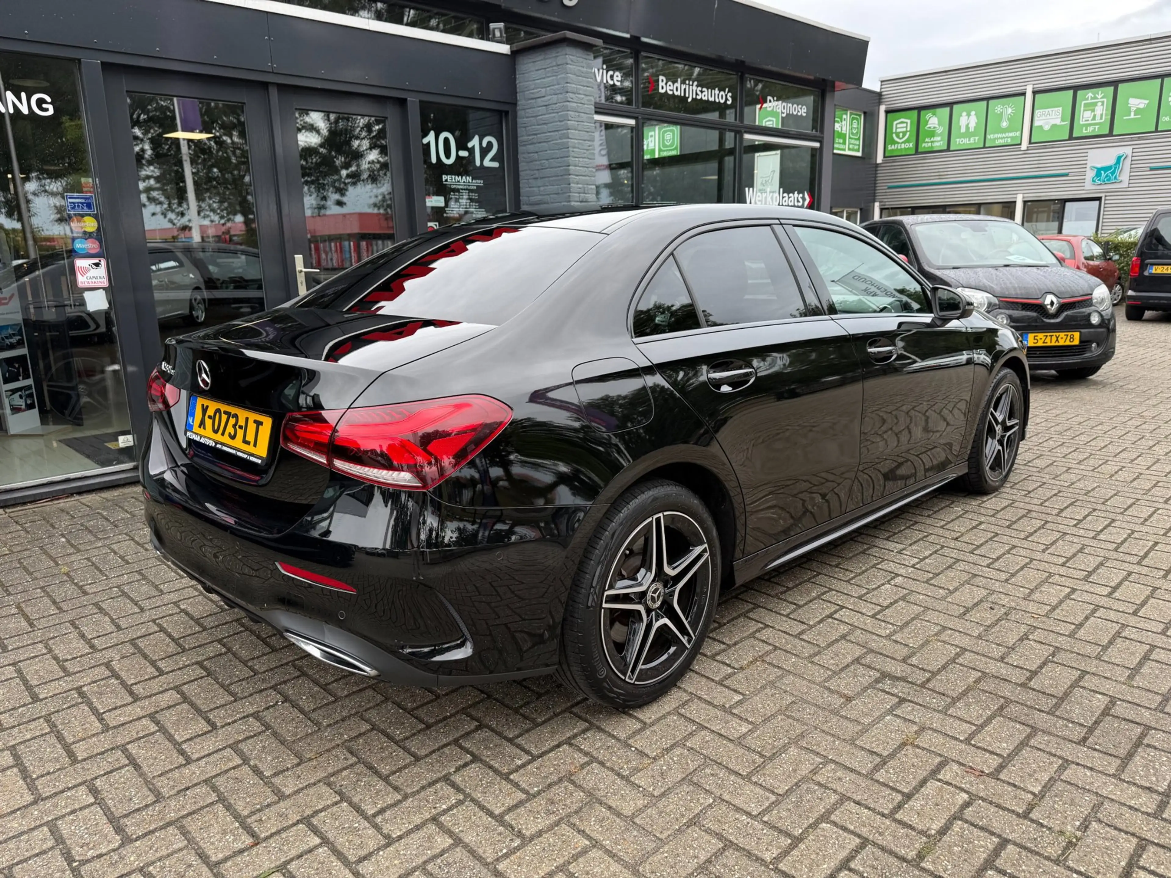 Mercedes-Benz A 250 e Business Solution AMG Limited | Sfeerverlichting — photo 12