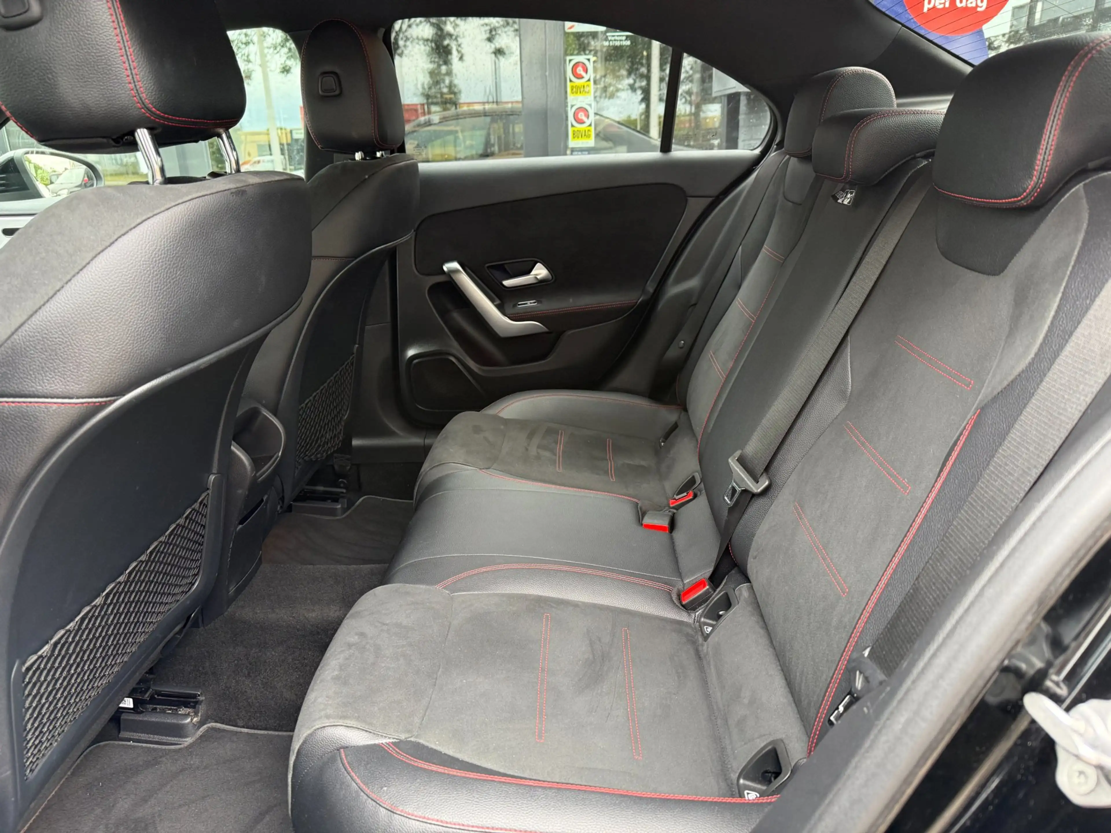 Mercedes-Benz A 250 e Business Solution AMG Limited | Sfeerverlichting — photo 7