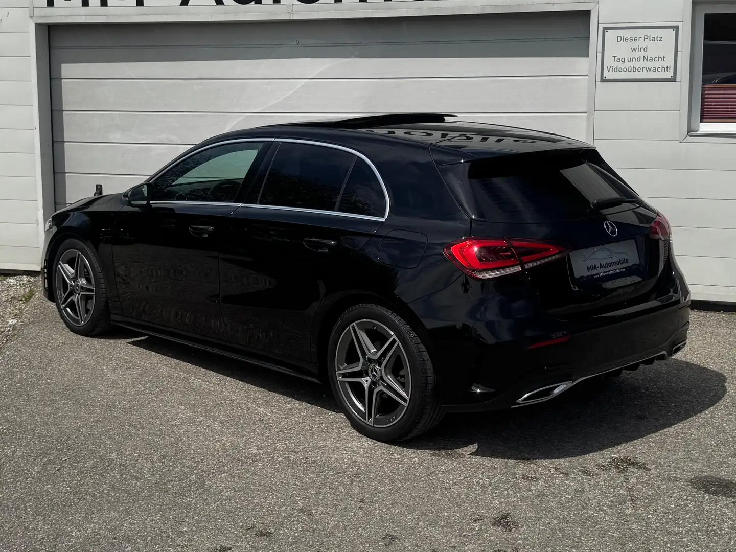 Mercedes-Benz A 180 A 180 d*AMG*SHZ*RFK*NAVI*PANO*uvm Schwarz - 2