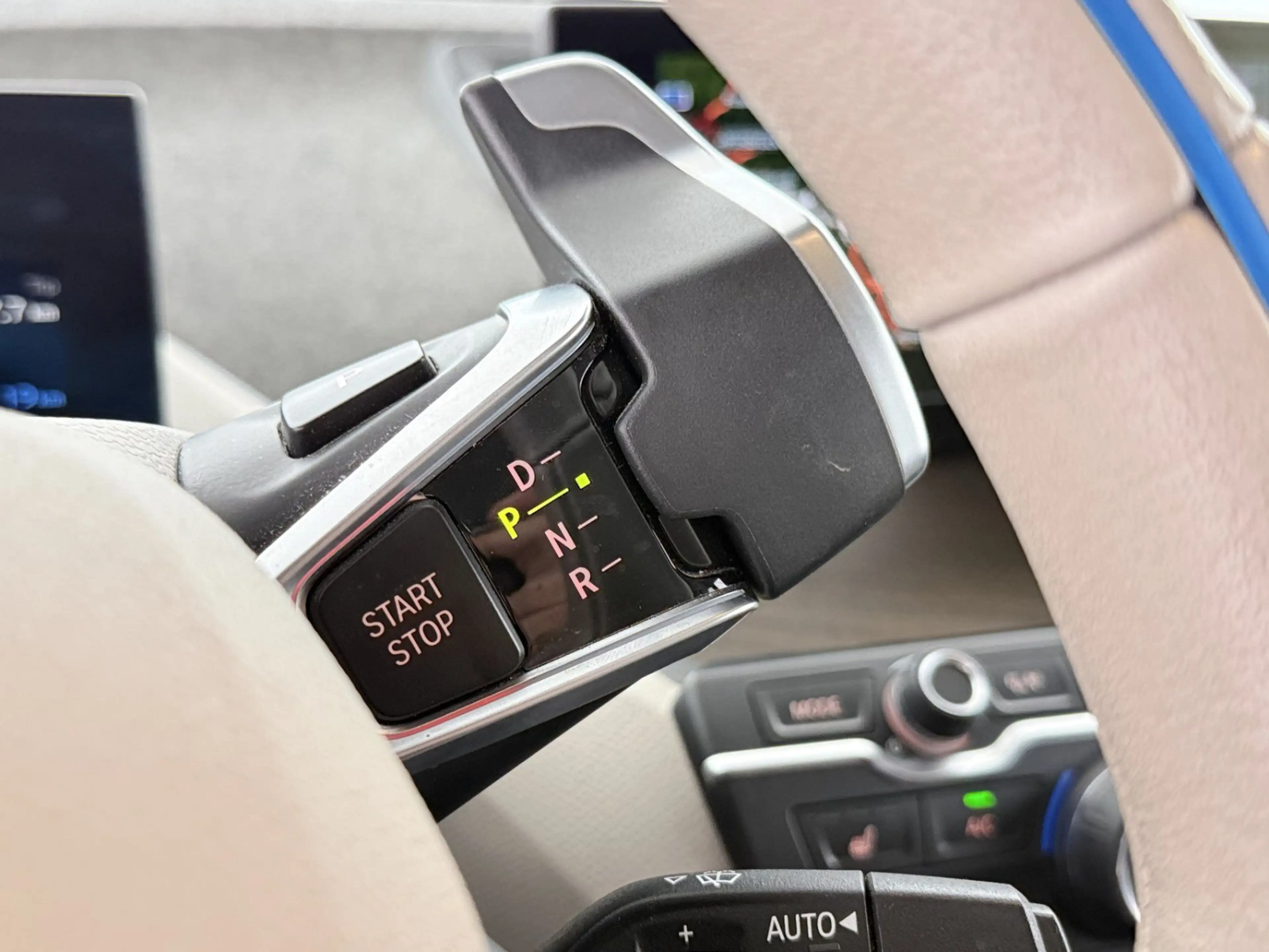 BMW i3 s 120Ah Aut LED NAV H&K LEDER WAERMEPUMPE R-CAM — photo 19