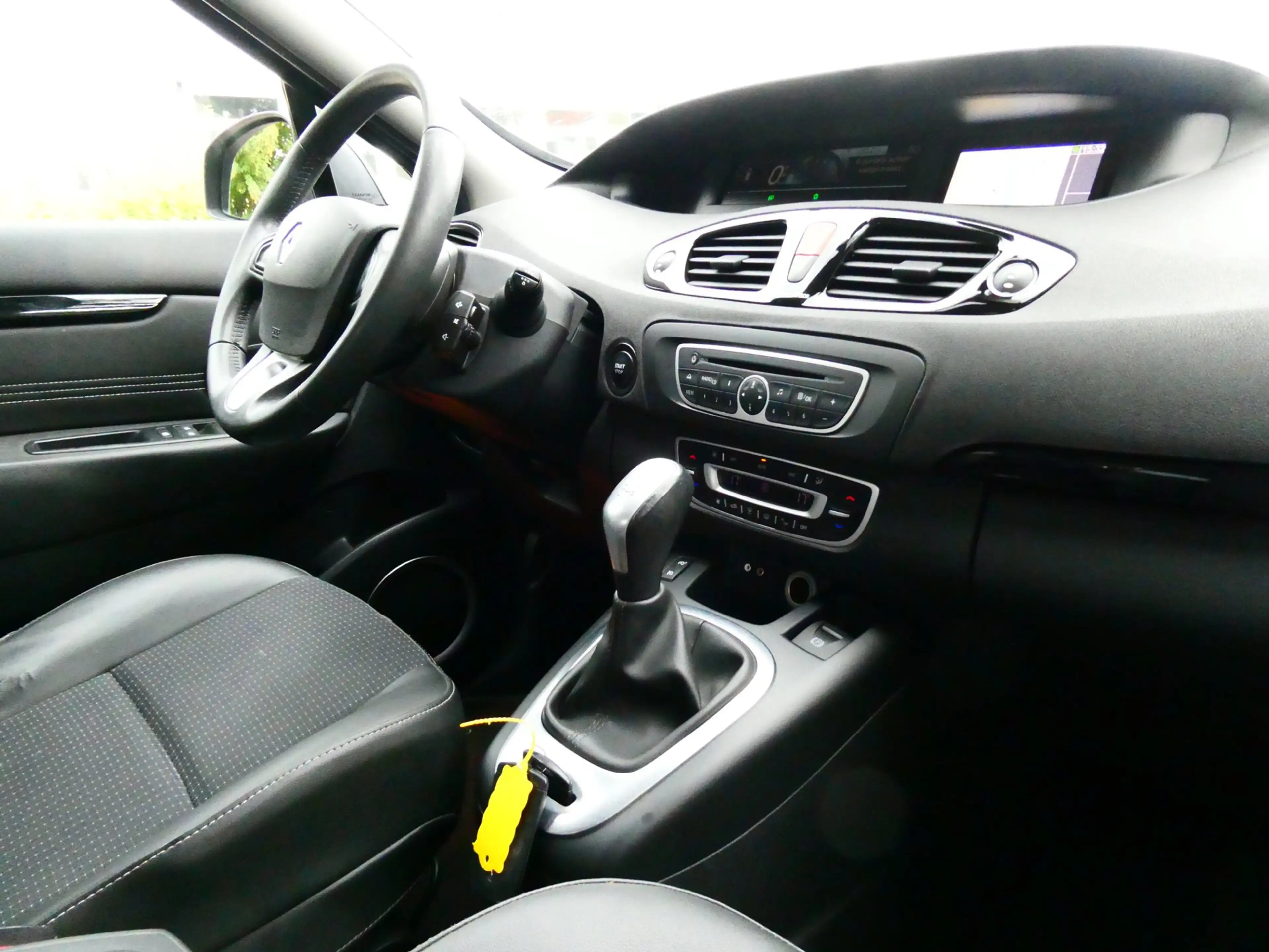 Renault Grand Scenic 2.0i 140pk Automaat Clima Navi PDC Trekhaak 1300kg — photo 11