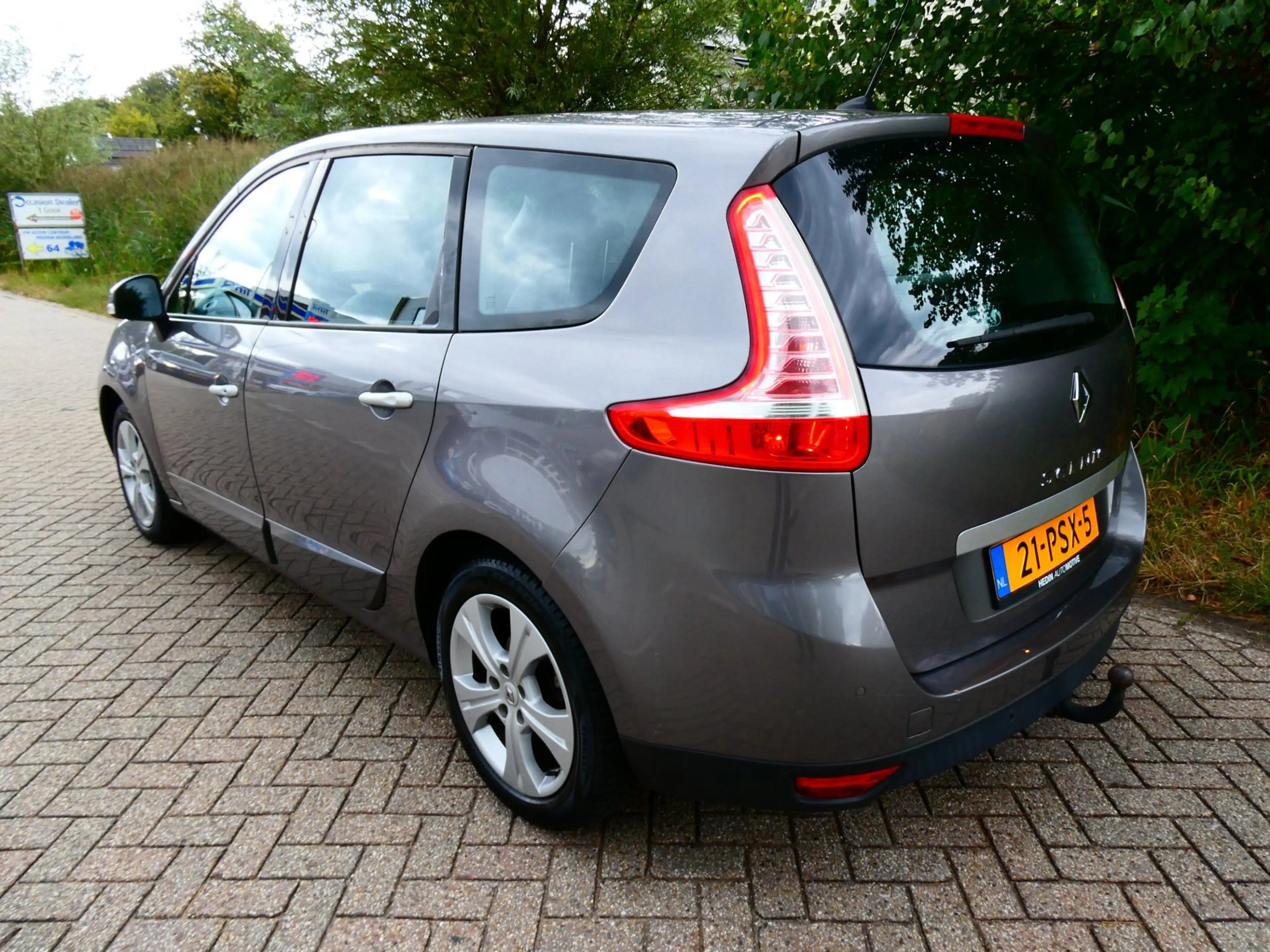Renault Grand Scenic 2.0i 140pk Automaat Clima Navi PDC Trekhaak 1300kg — photo 5