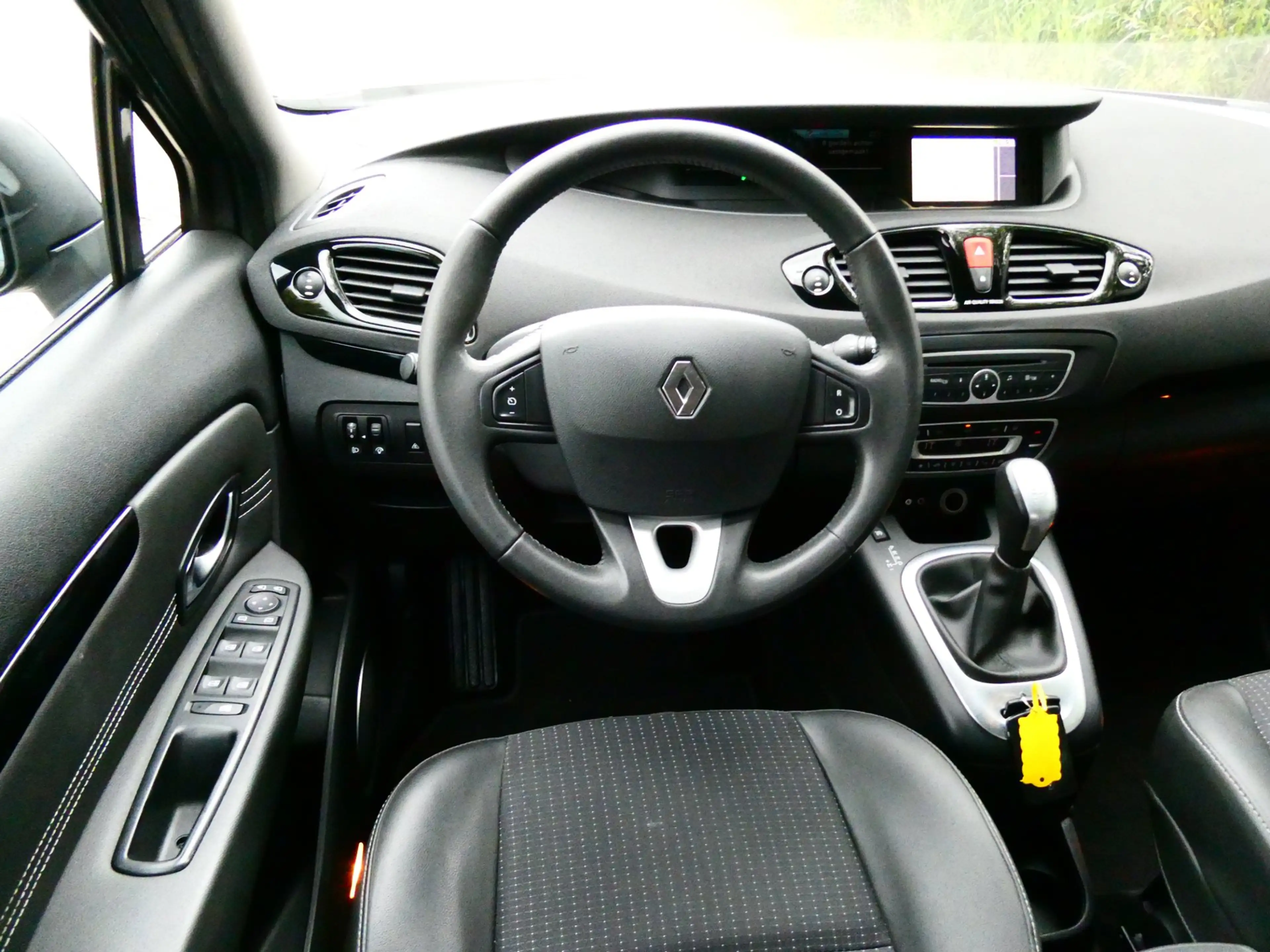 Renault Grand Scenic 2.0i 140pk Automaat Clima Navi PDC Trekhaak 1300kg — photo 3
