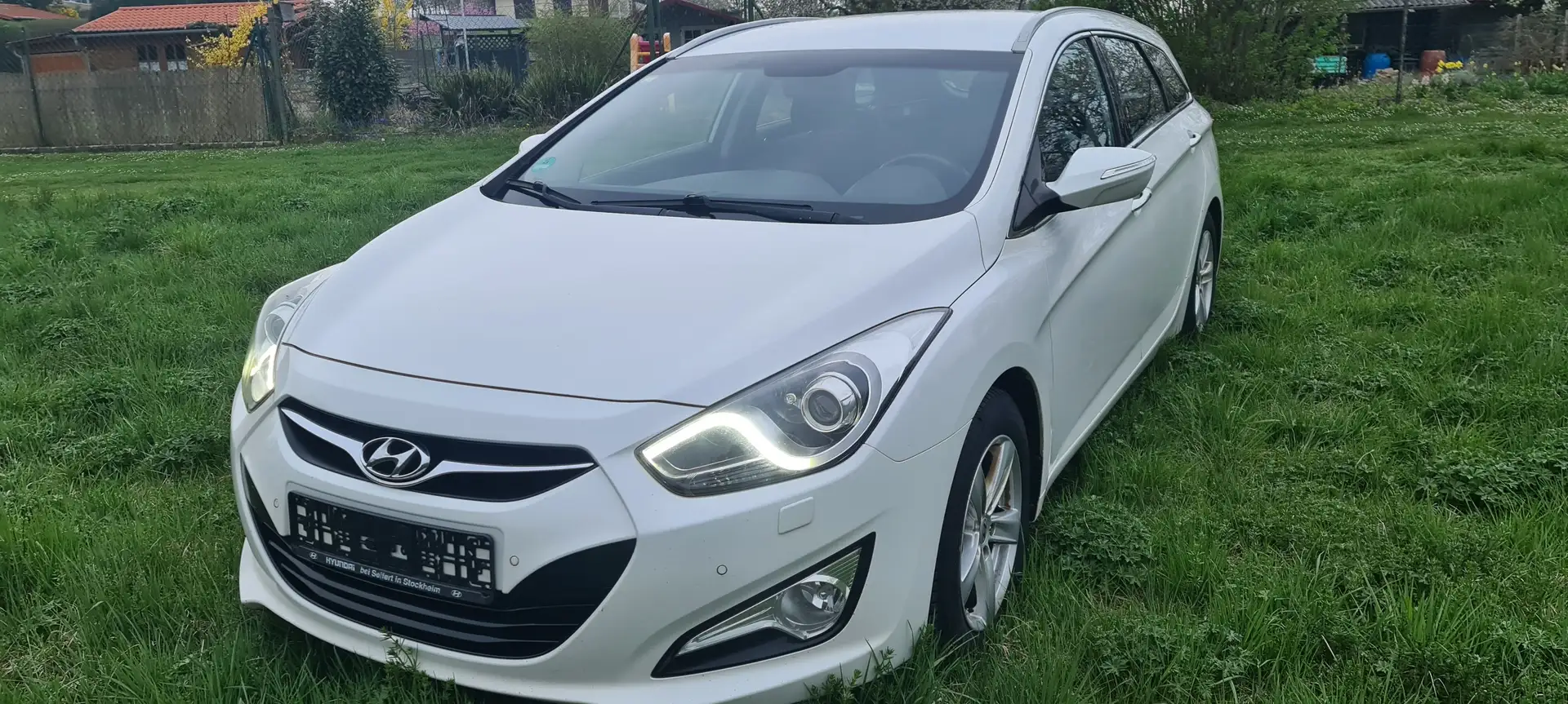 Hyundai i40 i40cw Diesel i40cw 1.7 CRDi Automatik Style Weiß - 1