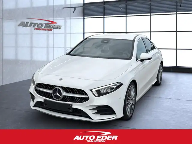 Mercedes-Benz A 220 4Matic AMG MBUX LED AMBIENTE Navi
