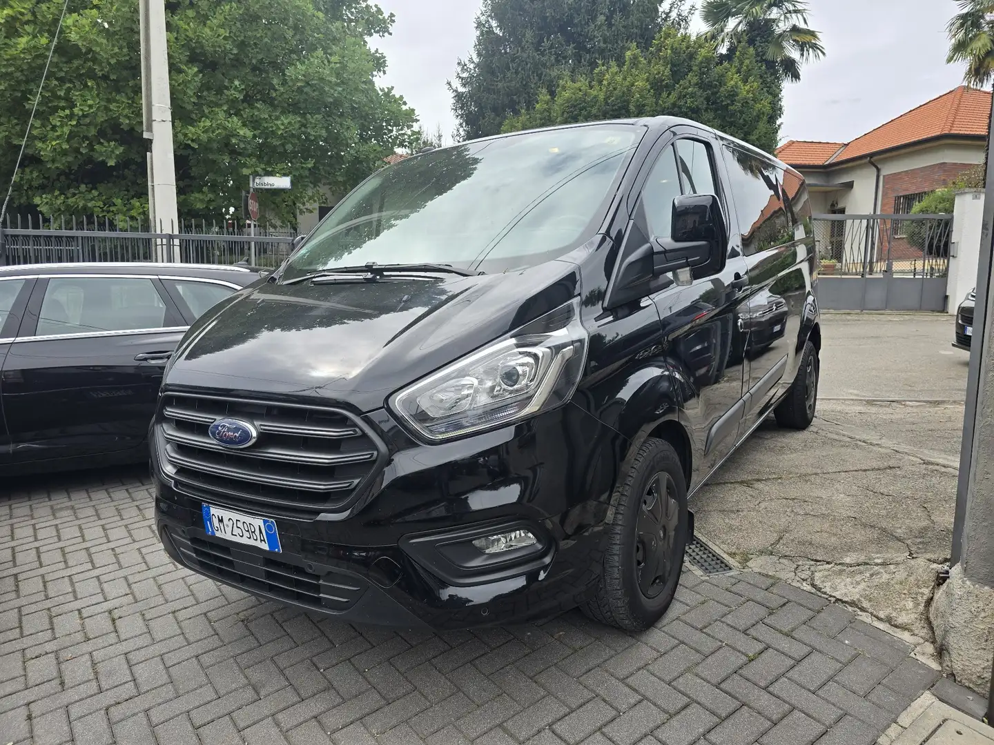 Ford Tourneo Custom 2.0D 9p PL Automatico Nero - 2