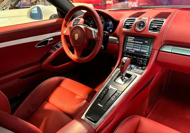 Porsche Cayman view 6
