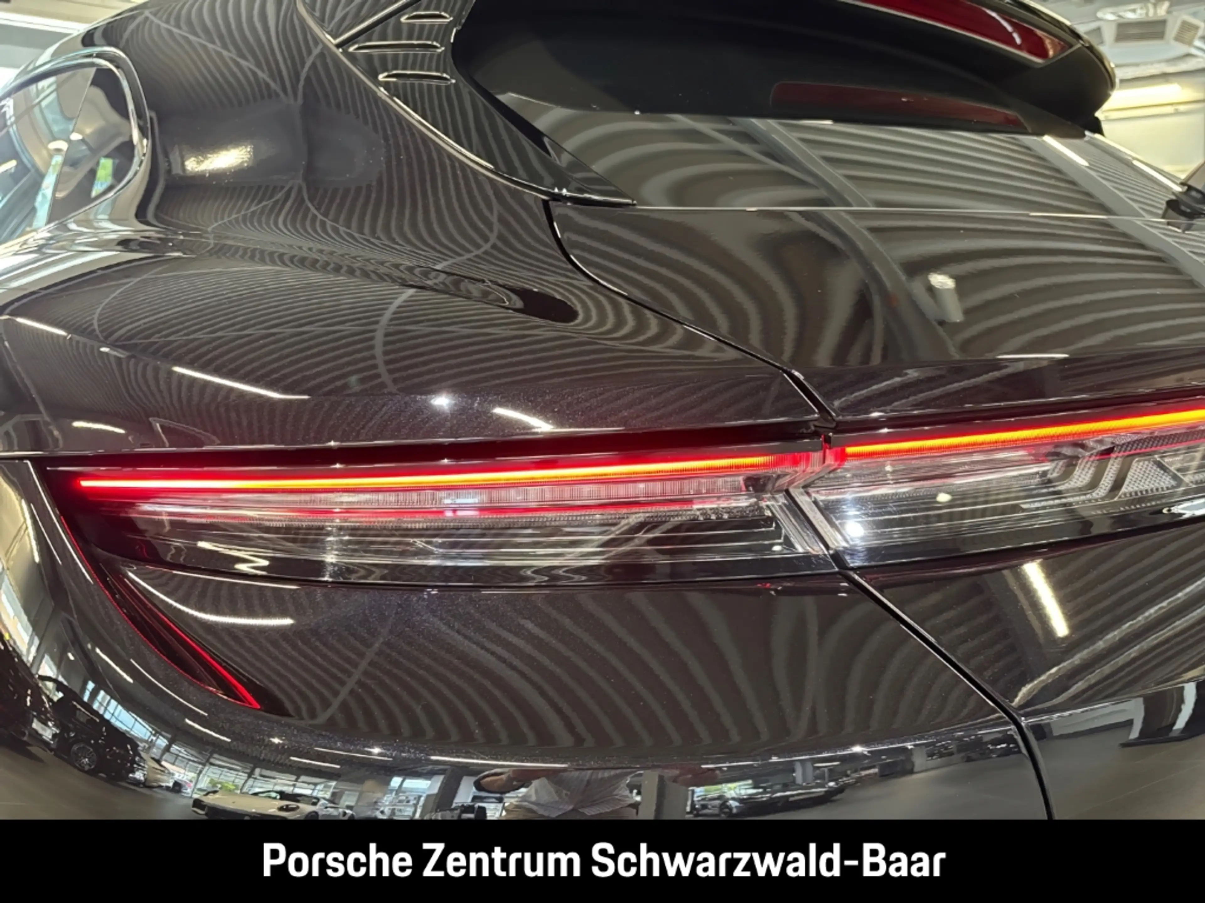 Porsche Taycan Turbo S Sport Turismo — photo 12