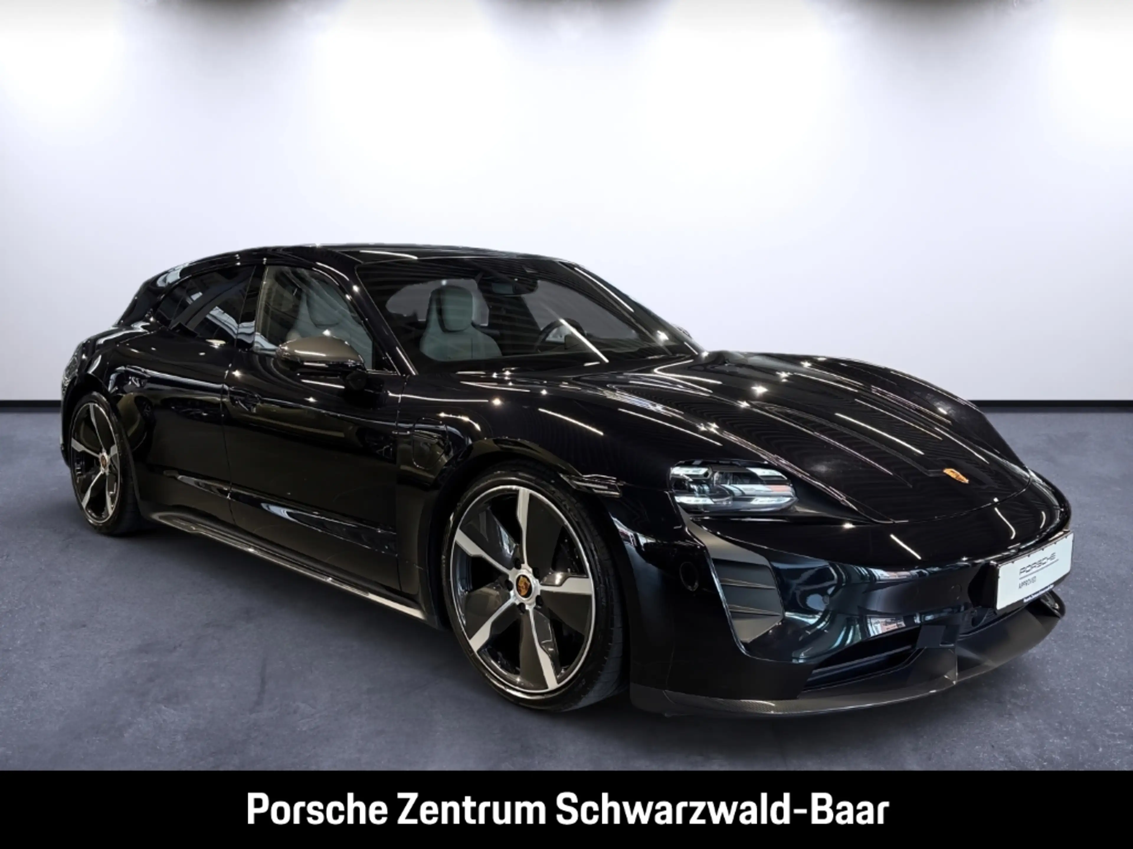 Porsche Taycan Turbo S Sport Turismo — photo 8
