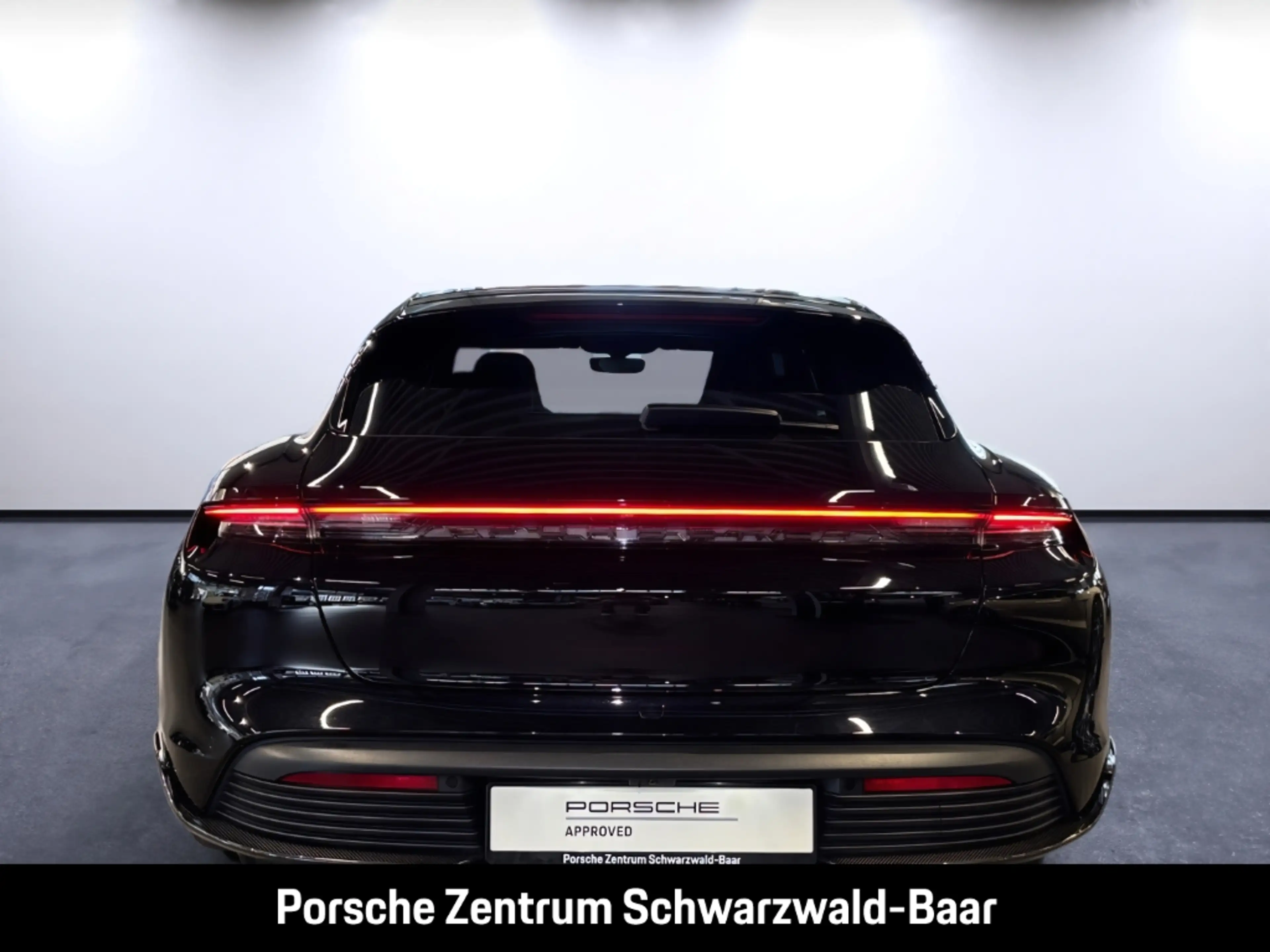 Porsche Taycan Turbo S Sport Turismo — photo 5