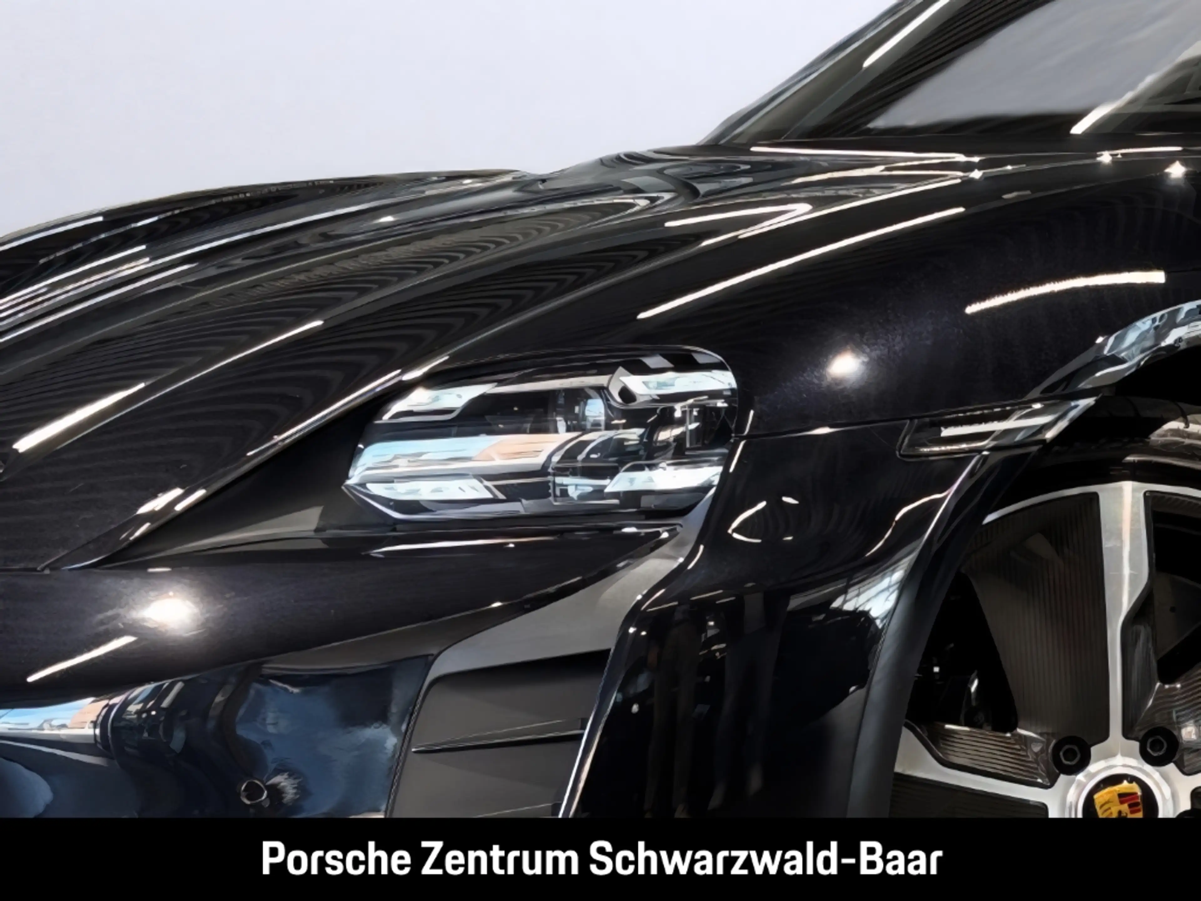 Porsche Taycan Turbo S Sport Turismo — photo 11