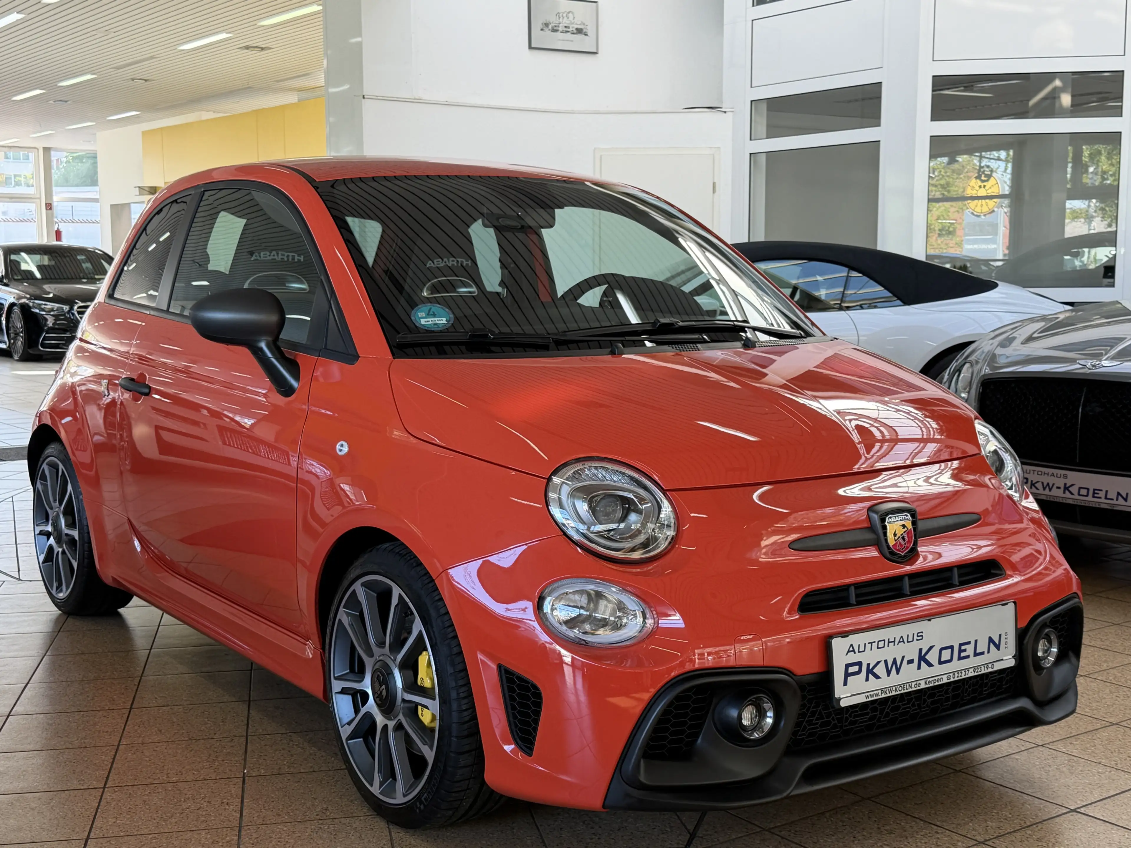 Abarth 695 Turisimo*TECH*CARPLAY*NAVi*RECORD-MONZA* — photo 2