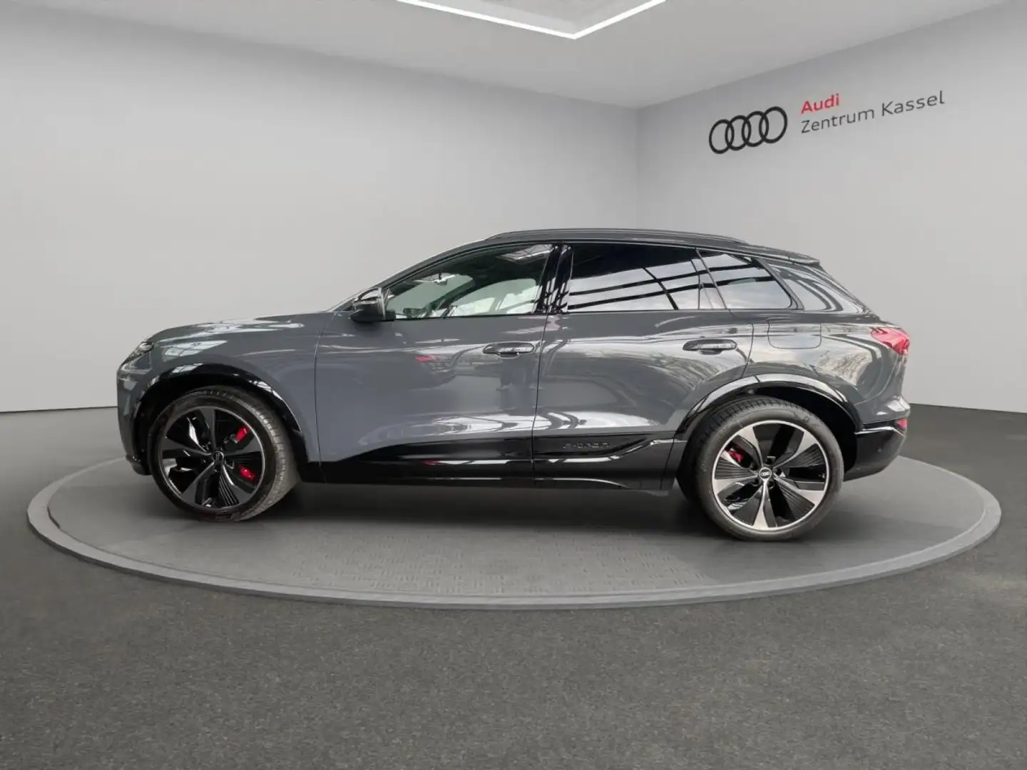 Audi e-tron SQ6 edition one grey S line Pano B&O HuD Grau - 2