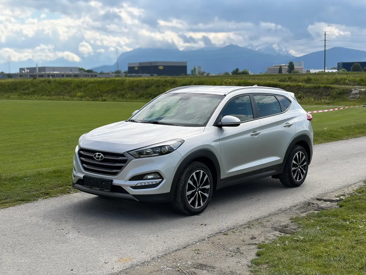 Hyundai TUCSON Tucson 2,0 CRDI 4WD Style Aut. Style Silber - 1